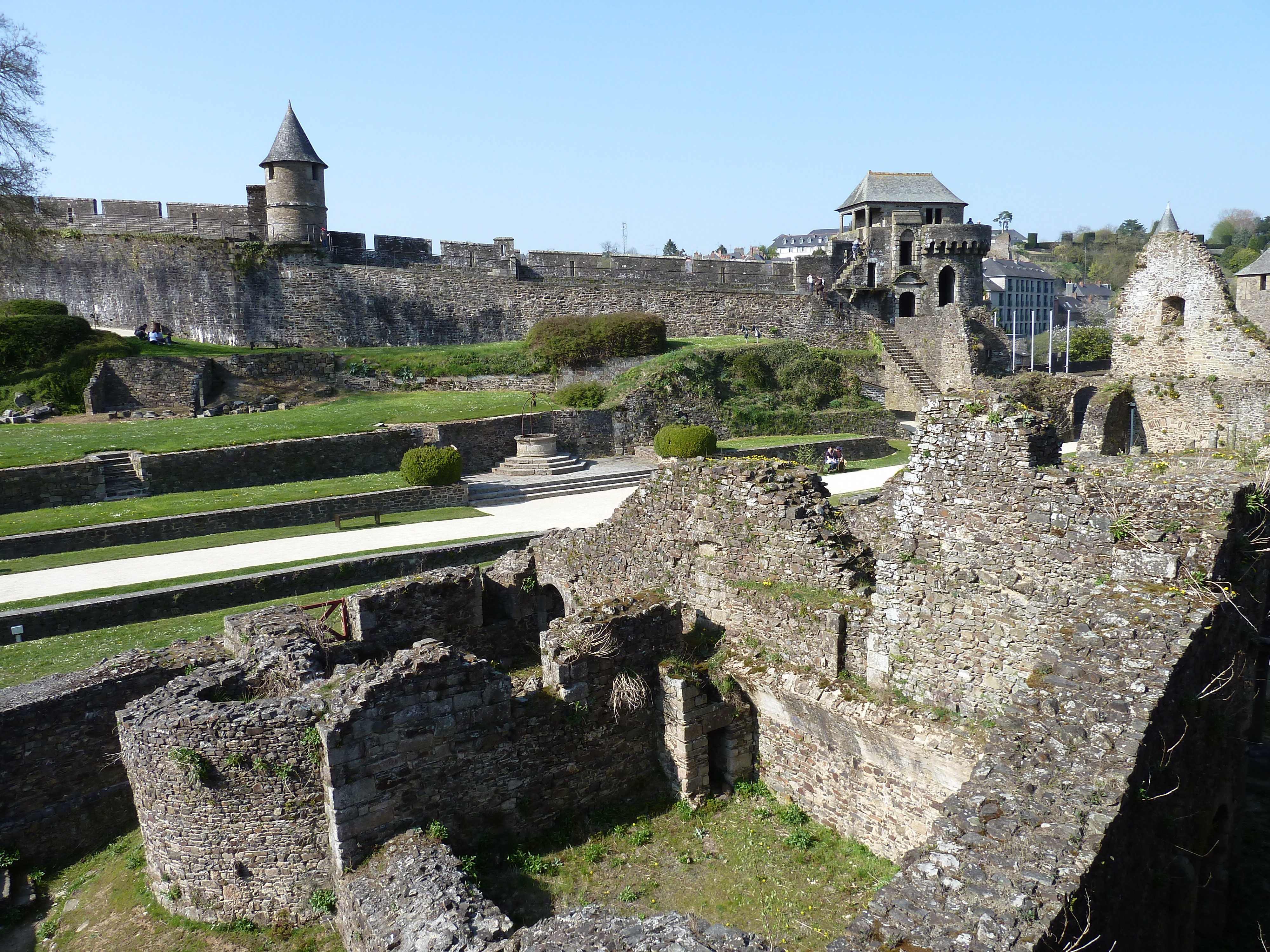 รูปถ่าย ฝรั่งเศส(France) ฟูแฌร์(Fougeres) 2010-04 104