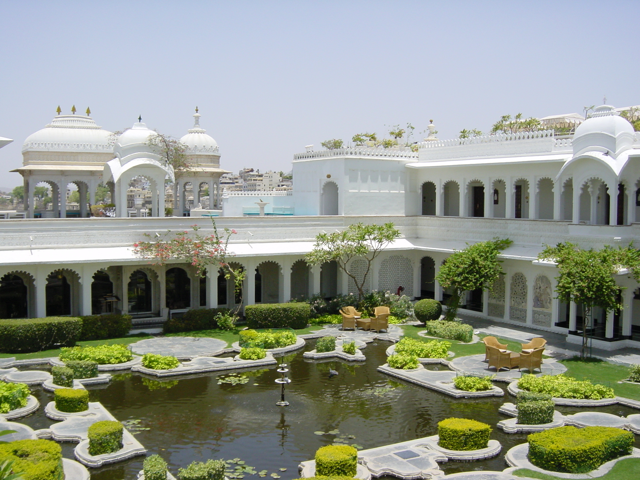 รูปถ่าย อินเดีย(India) อูไดปูร์(Udaipur) โรงแรมเลคพาเลซ(Lake Palace Hotel) 2003-05 1