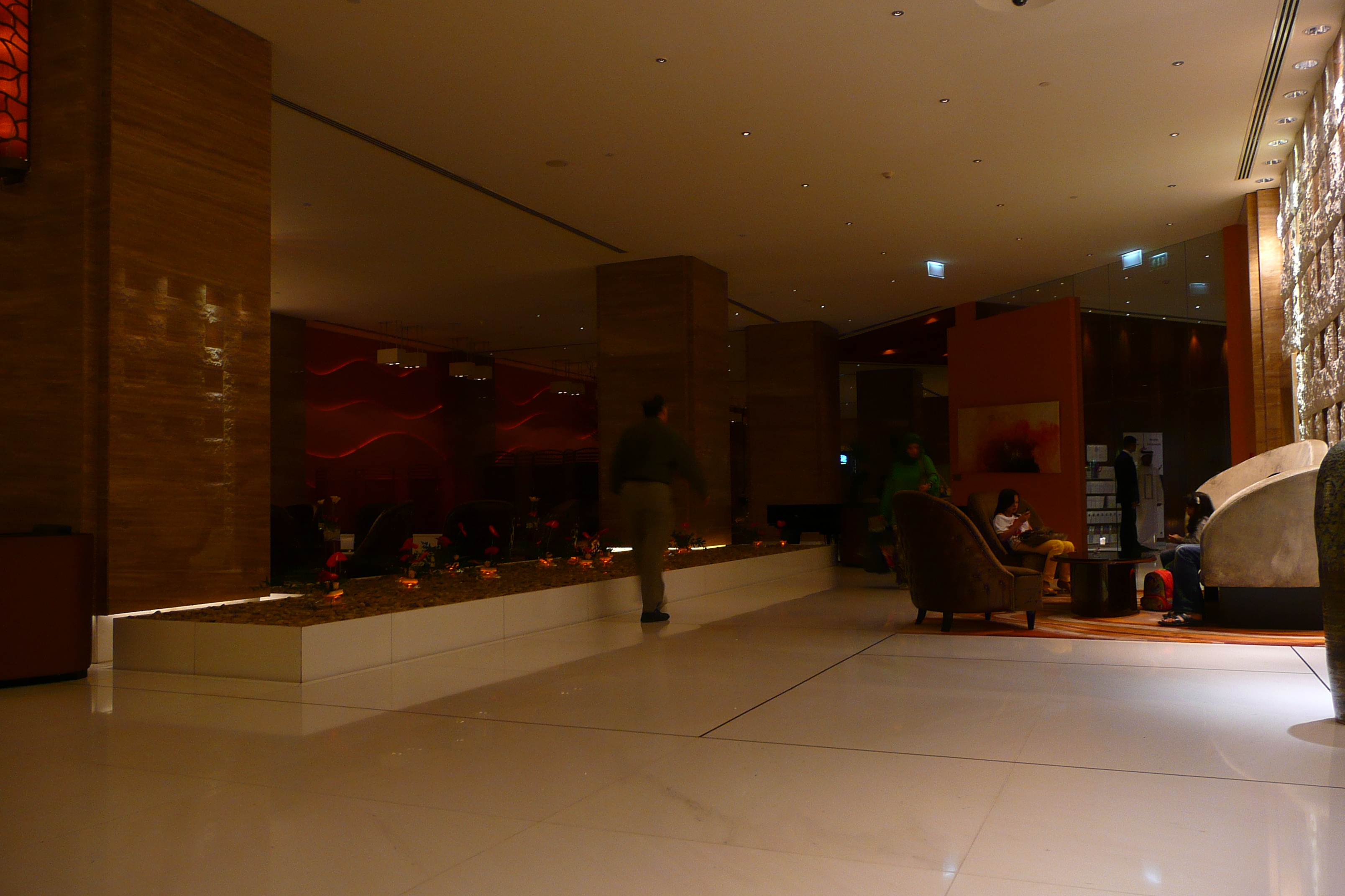 รูปถ่าย สหรัฐอาหรับเอมิเรตส์(United Arab Emirates) ดูไบ(Dubai) โรงแรมเคมพินสกี้ มอลล์ออฟดิเอมิเรตส์(Kempinski Hotel Mall of the Emirates) 2009-01 2