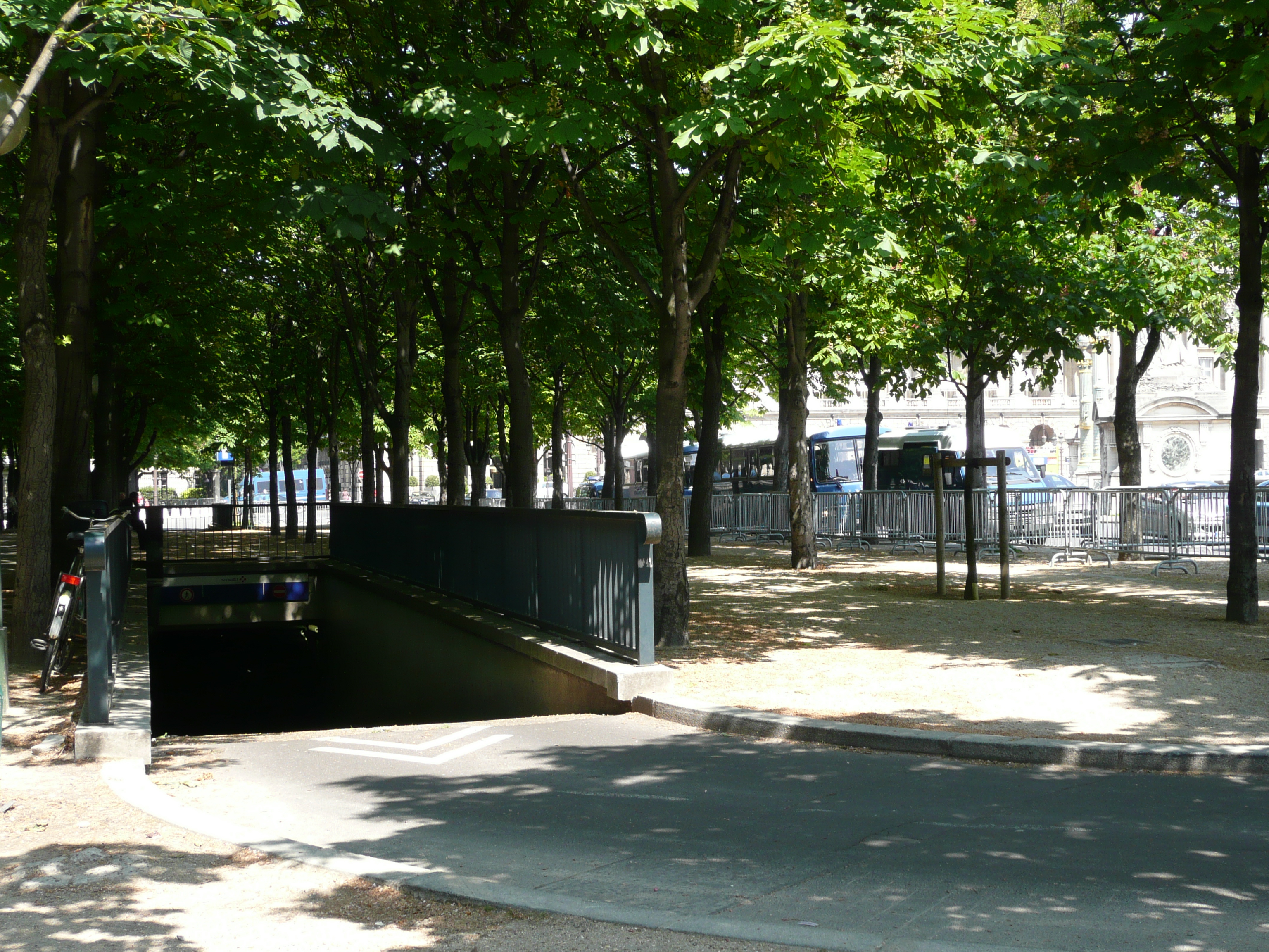รูปถ่าย ฝรั่งเศส(France) ปารีส(Paris) ช็องเซลีเซ(Champs Elysees) 2007-05 20