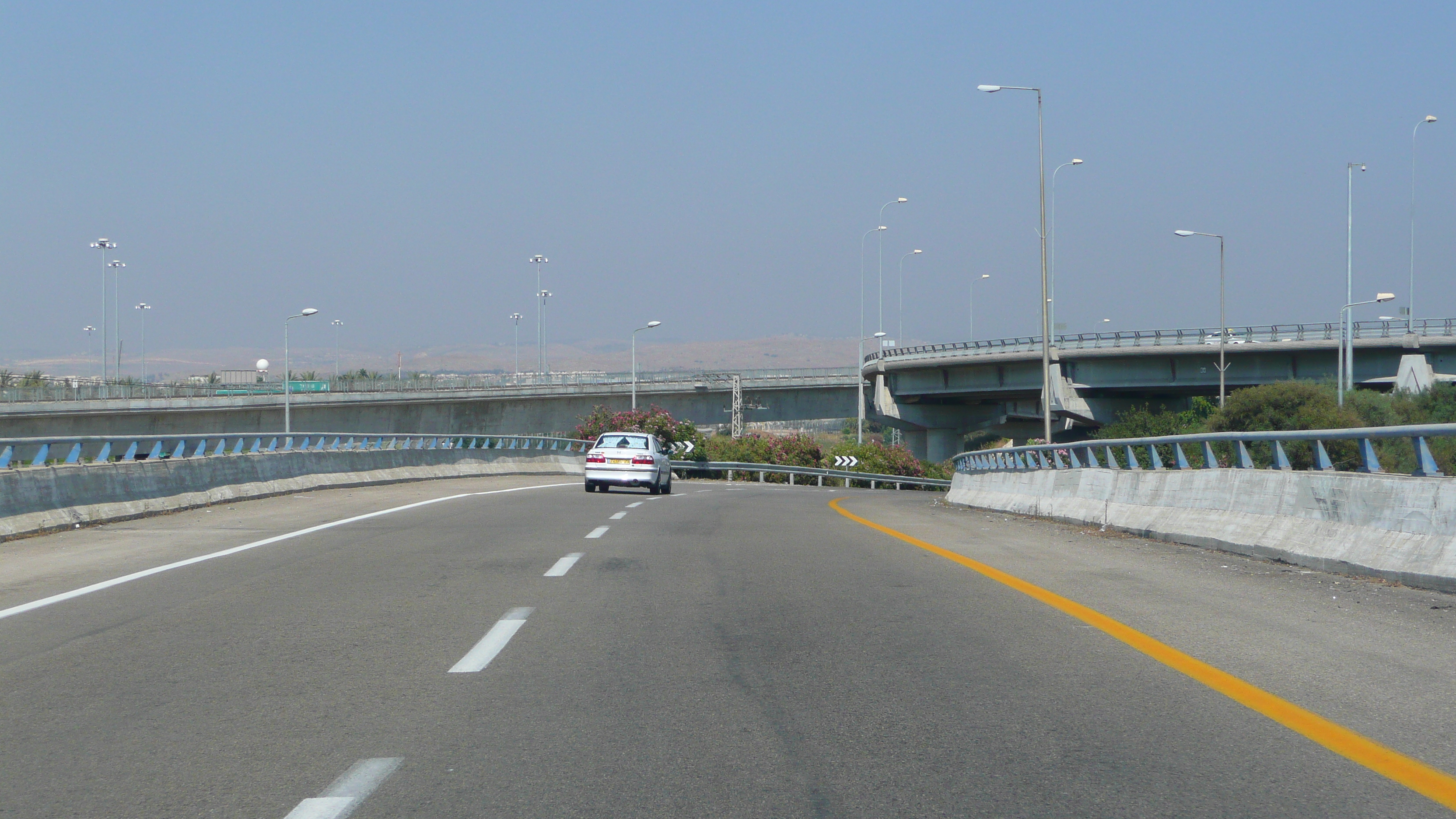 รูปถ่าย อิสราเอล(Israel) จากเทลอาวีฟไปท่าอากาศยานเบนกูเรียน(Tel Aviv to Ben Gurion Airport) 2007-06 19