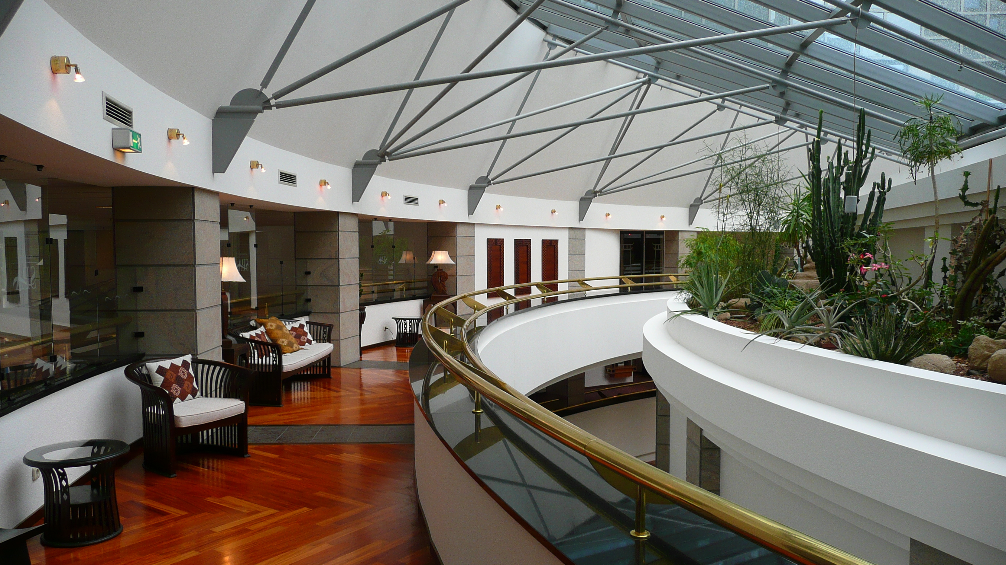 รูปถ่าย ฮังการี(Hungary) บูดาเปสต์(Budapest) โรงแรมเคมพินสกี้ คอร์วินุส(Kempinski Hotel Corvinus) 2007-06 49