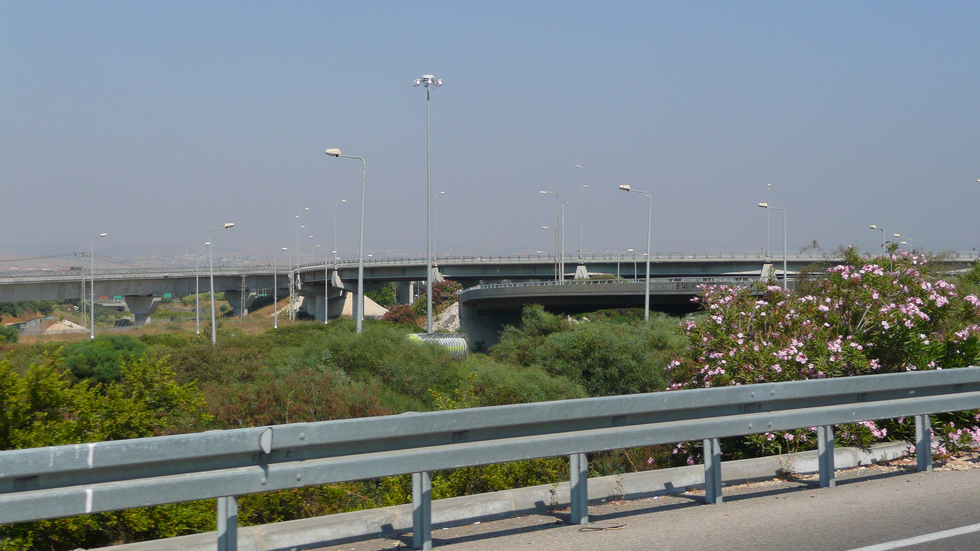 รูปถ่าย อิสราเอล(Israel) จากเทลอาวีฟไปท่าอากาศยานเบนกูเรียน(Tel Aviv to Ben Gurion Airport) 2007-06 67
