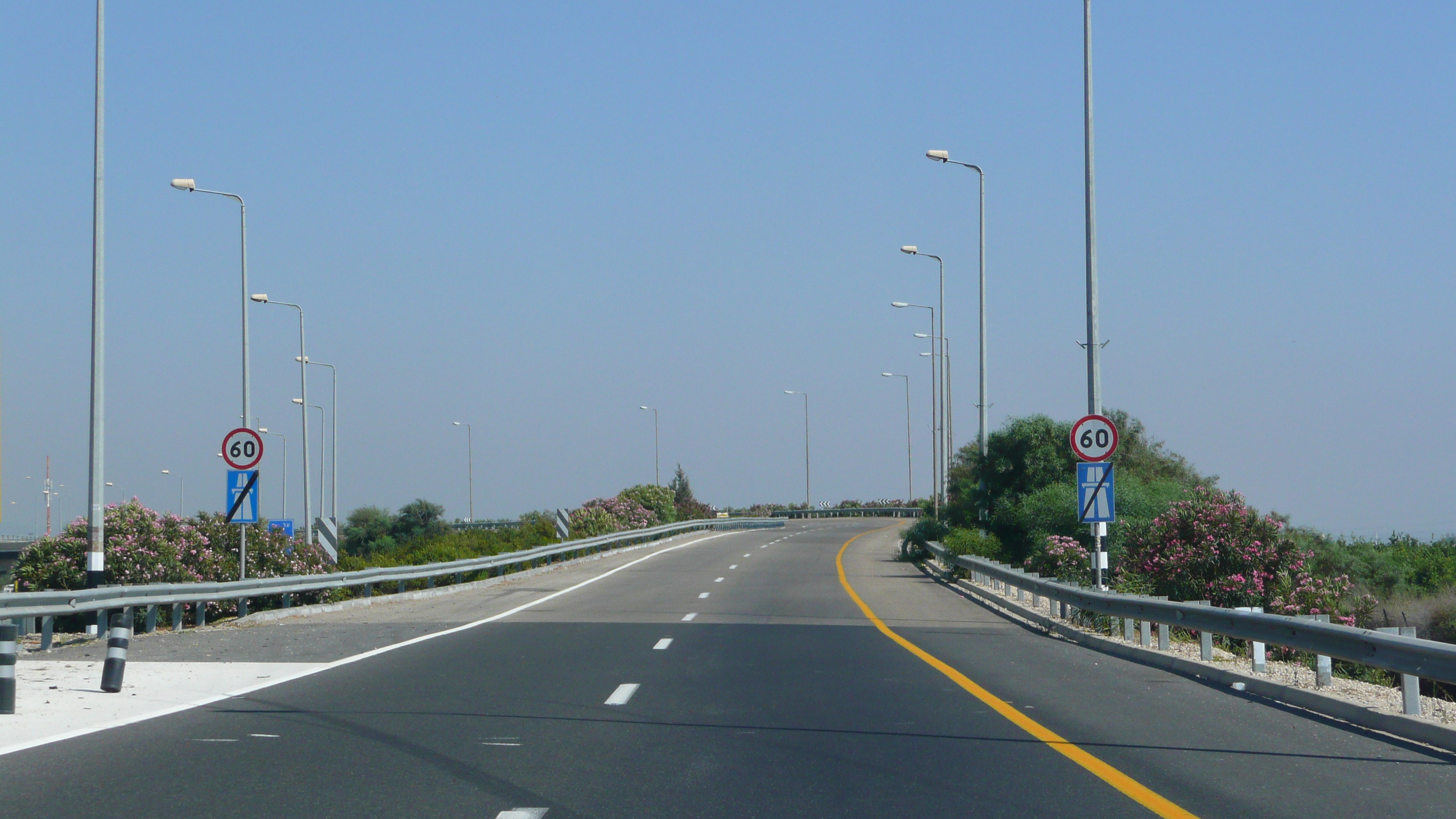 รูปถ่าย อิสราเอล(Israel) จากเทลอาวีฟไปท่าอากาศยานเบนกูเรียน(Tel Aviv to Ben Gurion Airport) 2007-06 29
