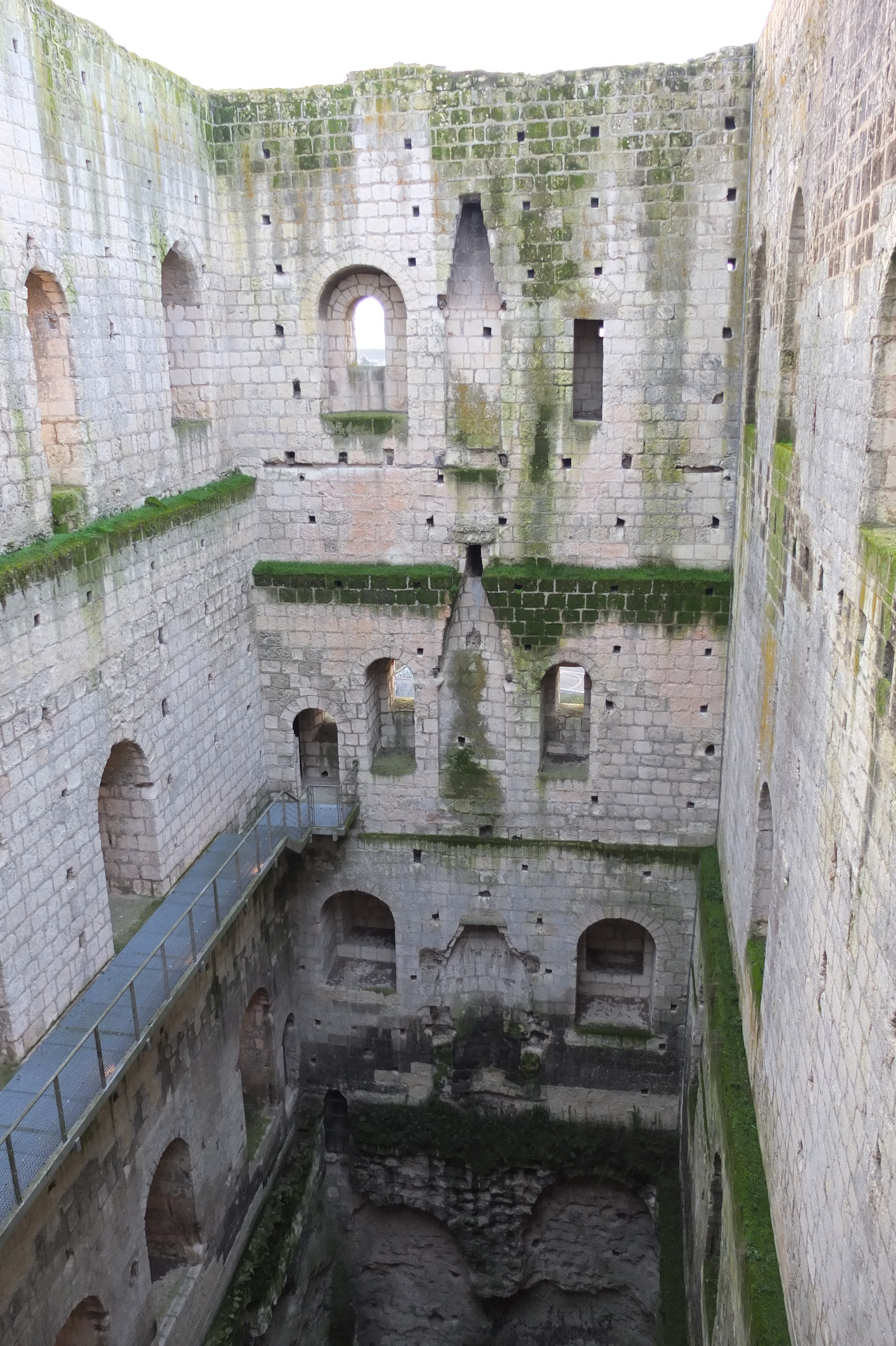 รูปถ่าย ฝรั่งเศส(France) ปราสาทลอช(Loches Castle) 2013-01 41