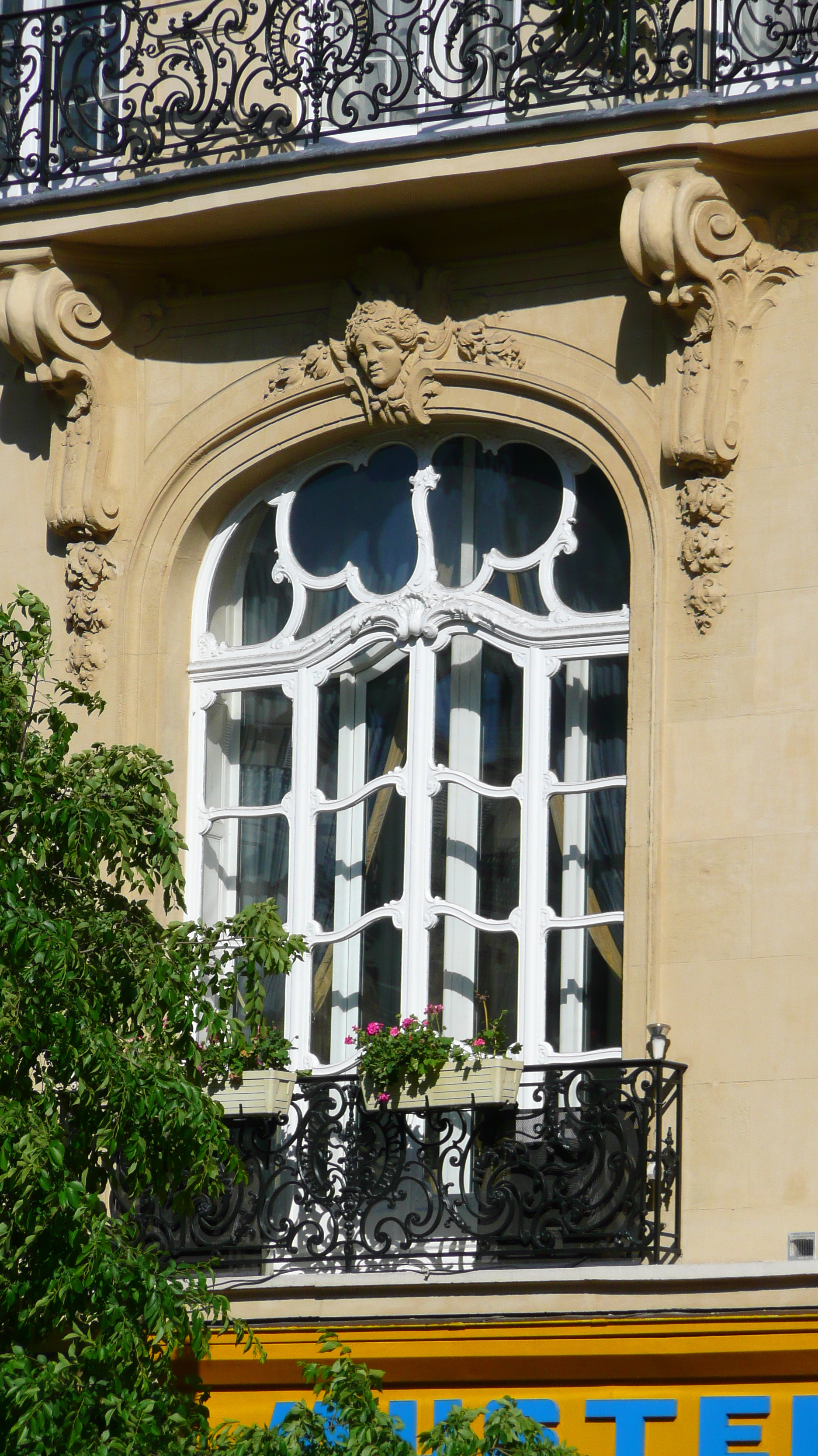 รูปถ่าย ฝรั่งเศส(France) ปารีส(Paris) คุ้มที่ 17 (17th Arrondissement) ถนนวากราม(Avenue de Wagram) 2007-05 16