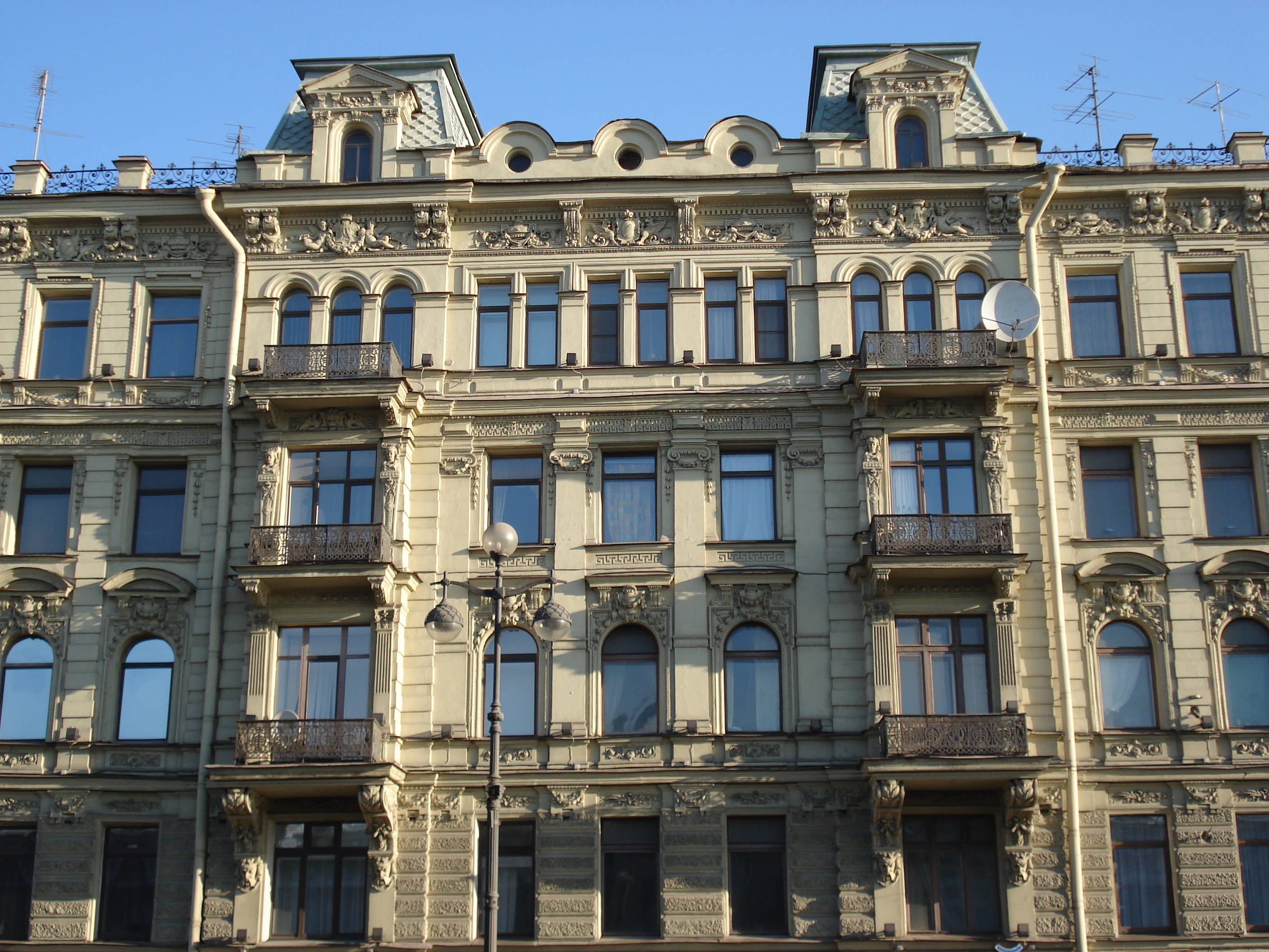 รูปถ่าย รัสเซีย(Russia) เซนต์ปีเตอร์สเบิร์ก(St Petersburg) ถนนเนฟสกี(Nevsky Prospect) 2006-03 100