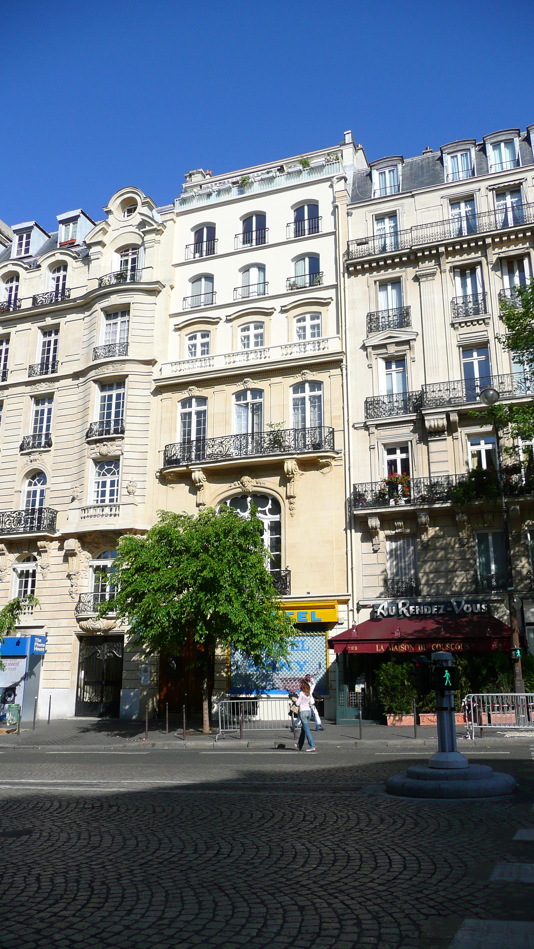 รูปถ่าย ฝรั่งเศส(France) ปารีส(Paris) คุ้มที่ 17 (17th Arrondissement) ถนนวากราม(Avenue de Wagram) 2007-05 9