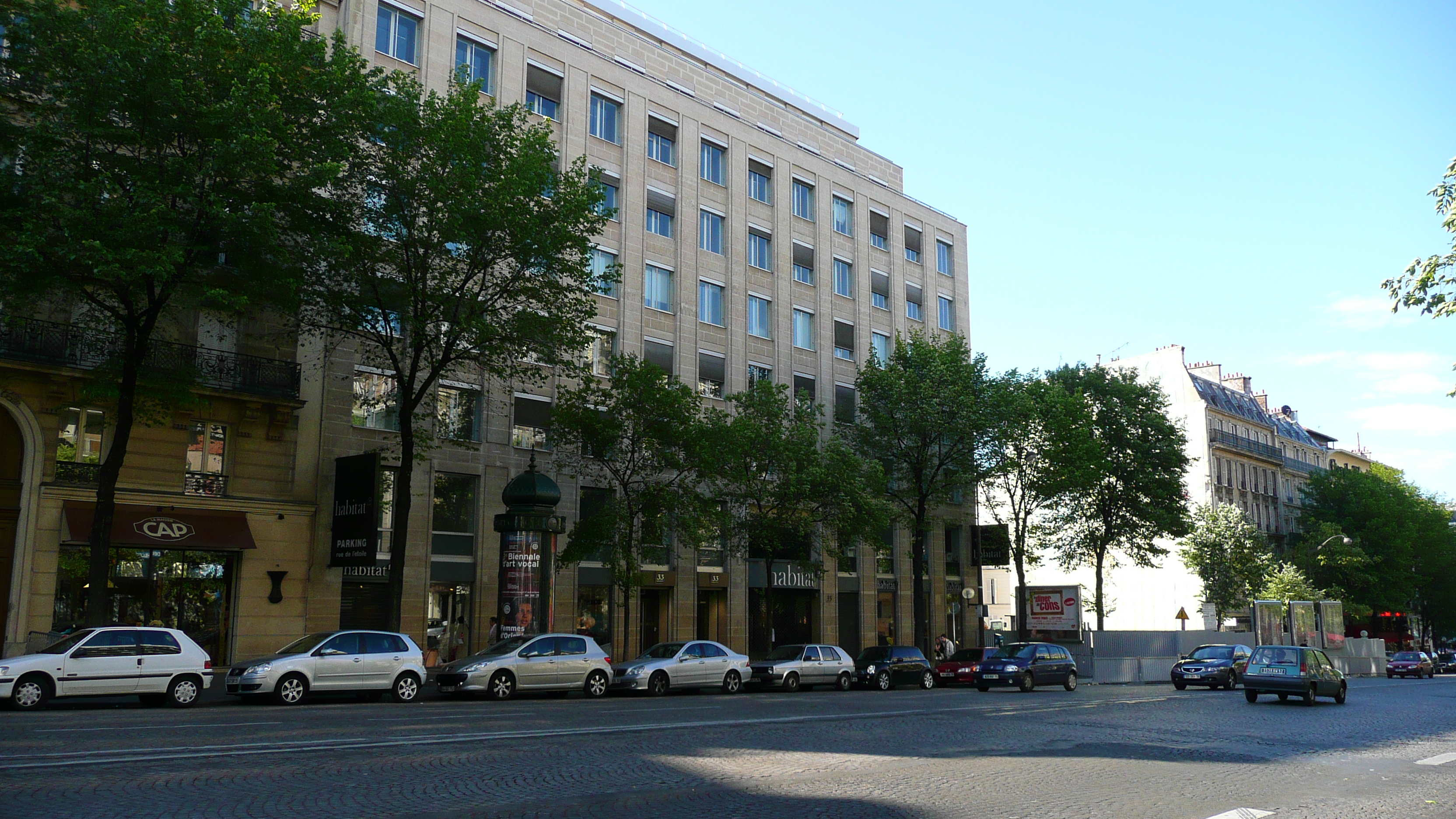 รูปถ่าย ฝรั่งเศส(France) ปารีส(Paris) คุ้มที่ 17 (17th Arrondissement) ถนนวากราม(Avenue de Wagram) 2007-05 69