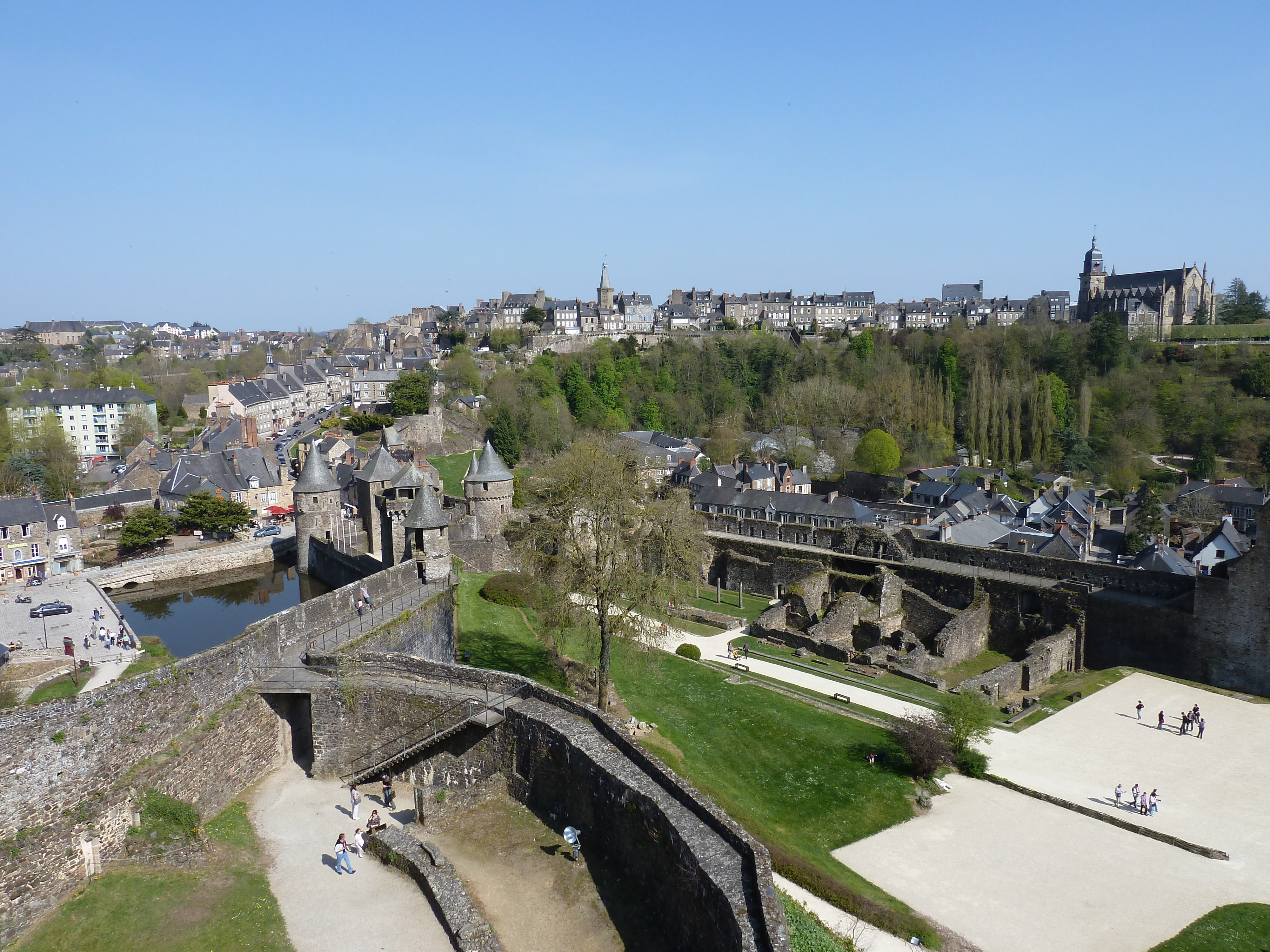 รูปถ่าย ฝรั่งเศส(France) ฟูแฌร์(Fougeres) 2010-04 26