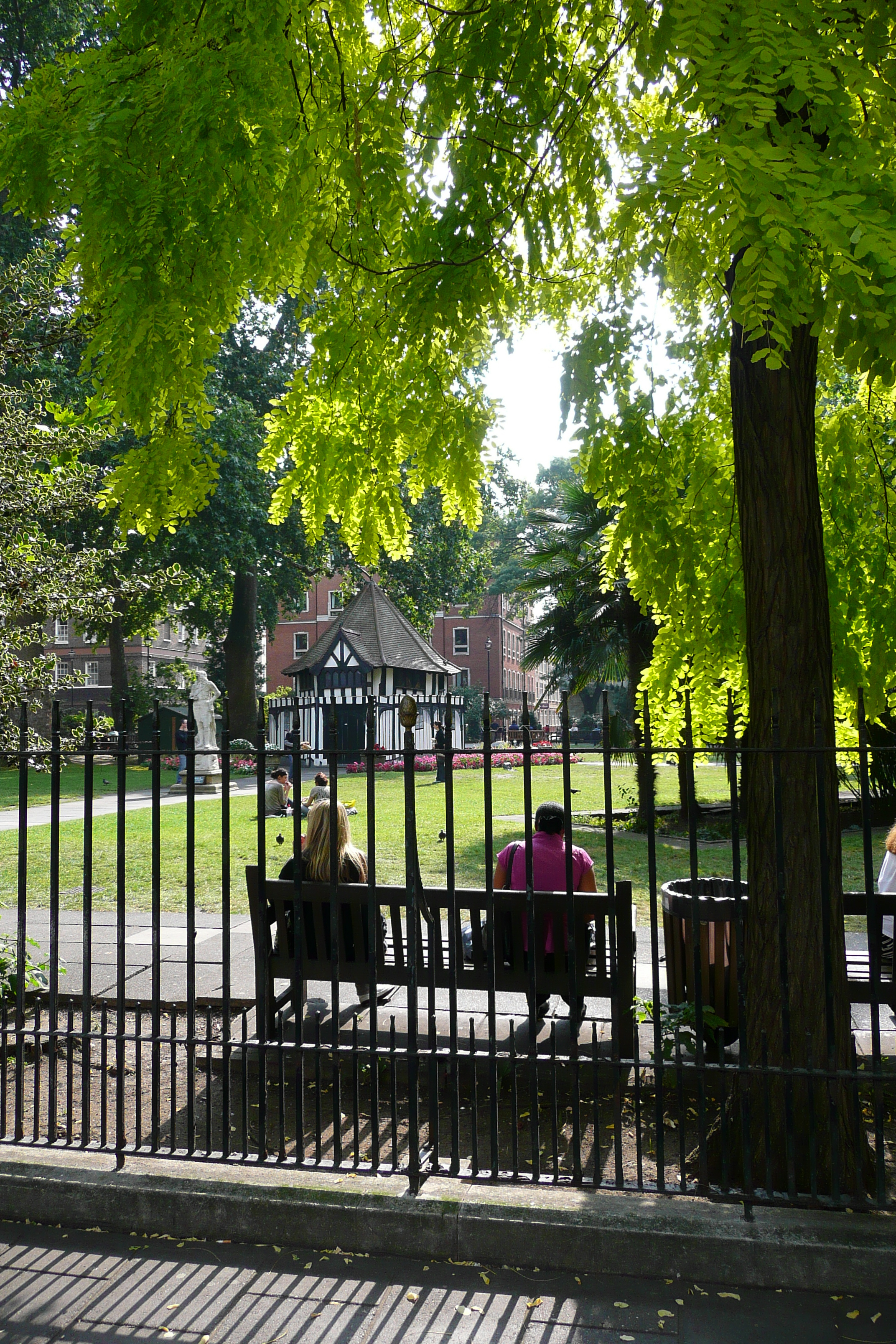 รูปถ่าย อังกฤษ(United Kingdom) ลอนดอน(London) จัตุรัสโซโห(Soho Square) 2007-09 49