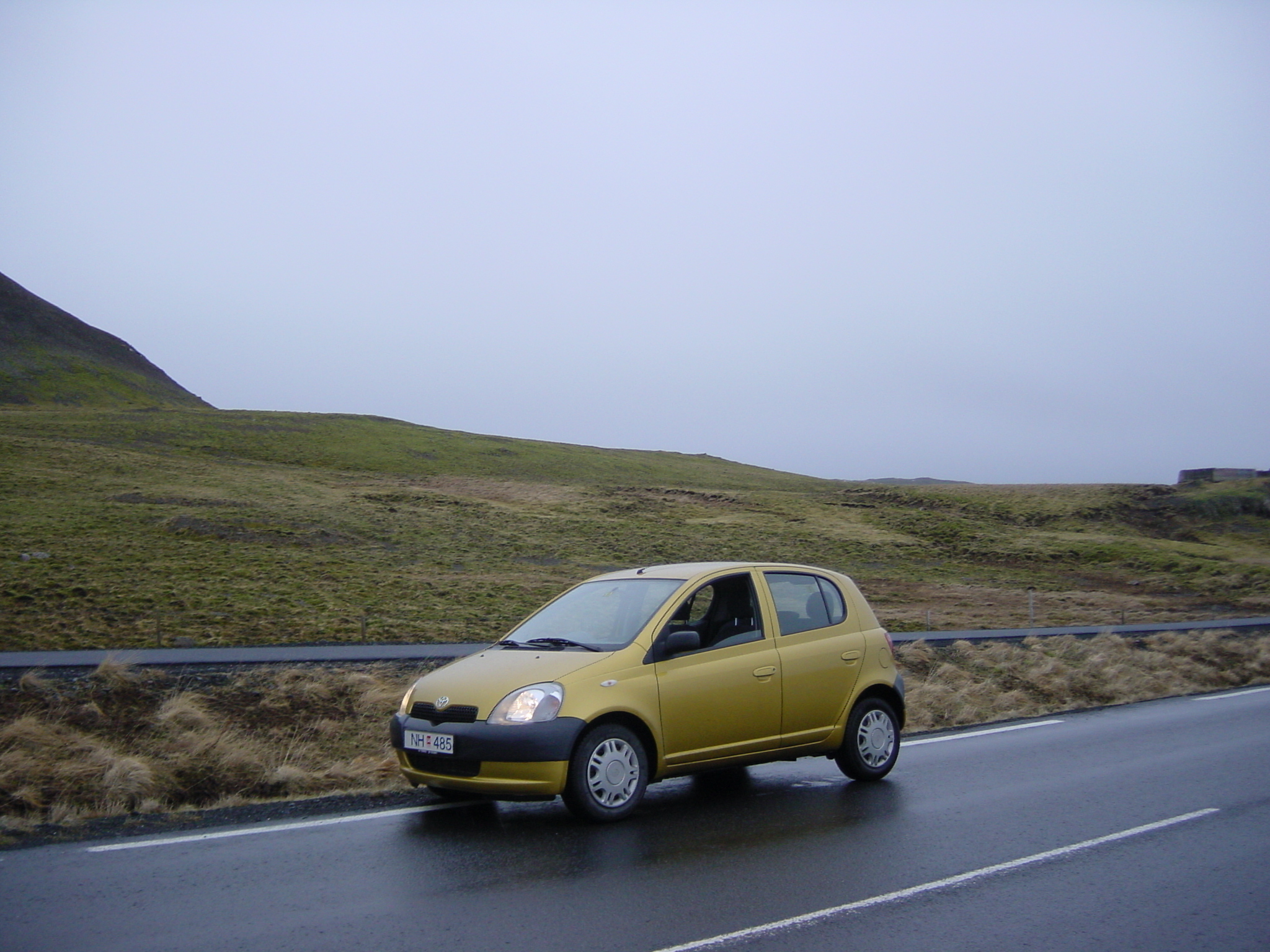 รูปถ่าย ไอซ์แลนด์(Iceland) ถนนหมายเลข 36 จากมอสเฟลส์แบร์ไปทิงเวลลีร์(Road 36 Mosfellbaer to Pingvellir) 2003-03 5