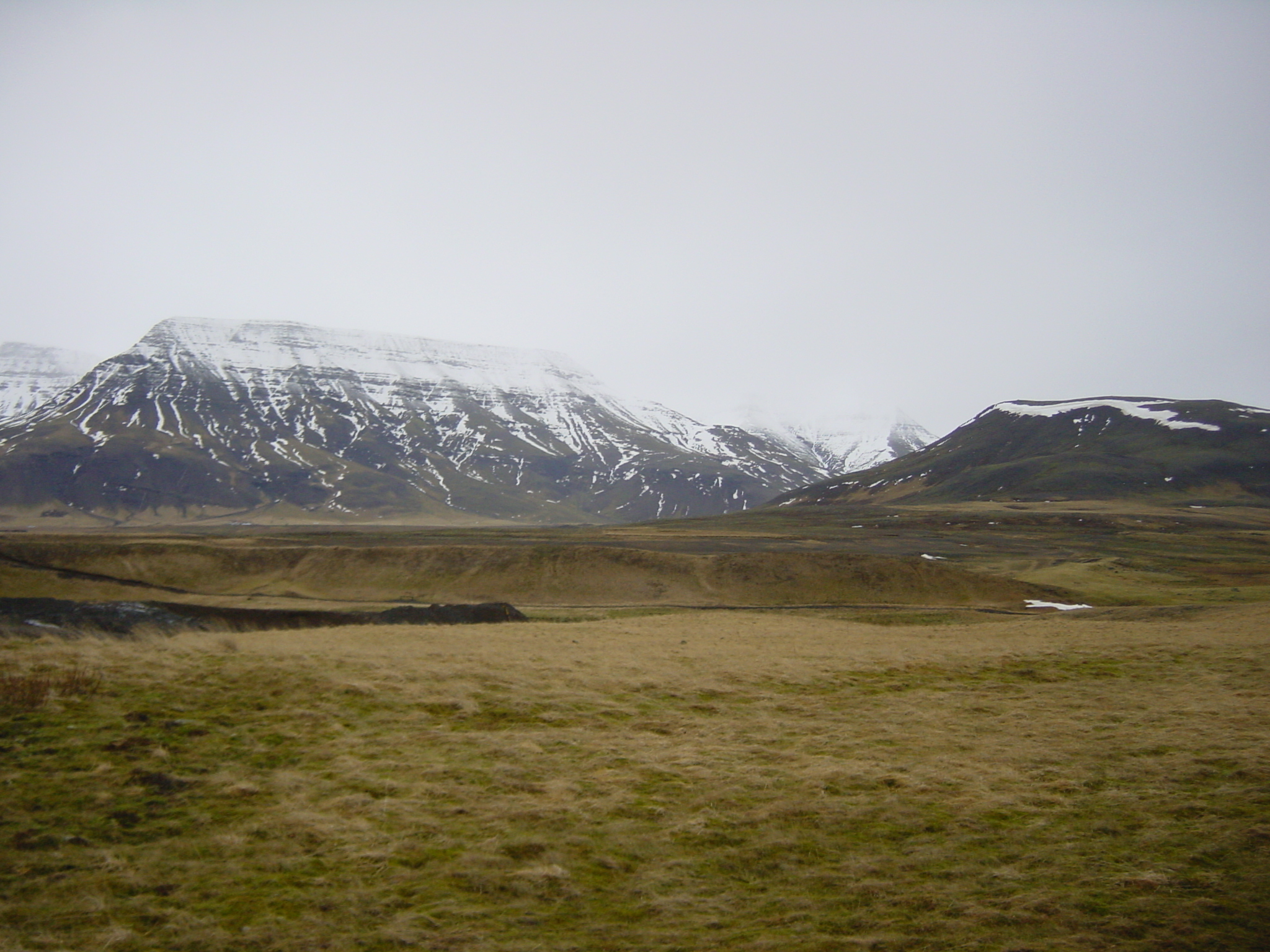 รูปถ่าย ไอซ์แลนด์(Iceland) ถนนหมายเลข 36 จากมอสเฟลส์แบร์ไปทิงเวลลีร์(Road 36 Mosfellbaer to Pingvellir) 2003-03 7