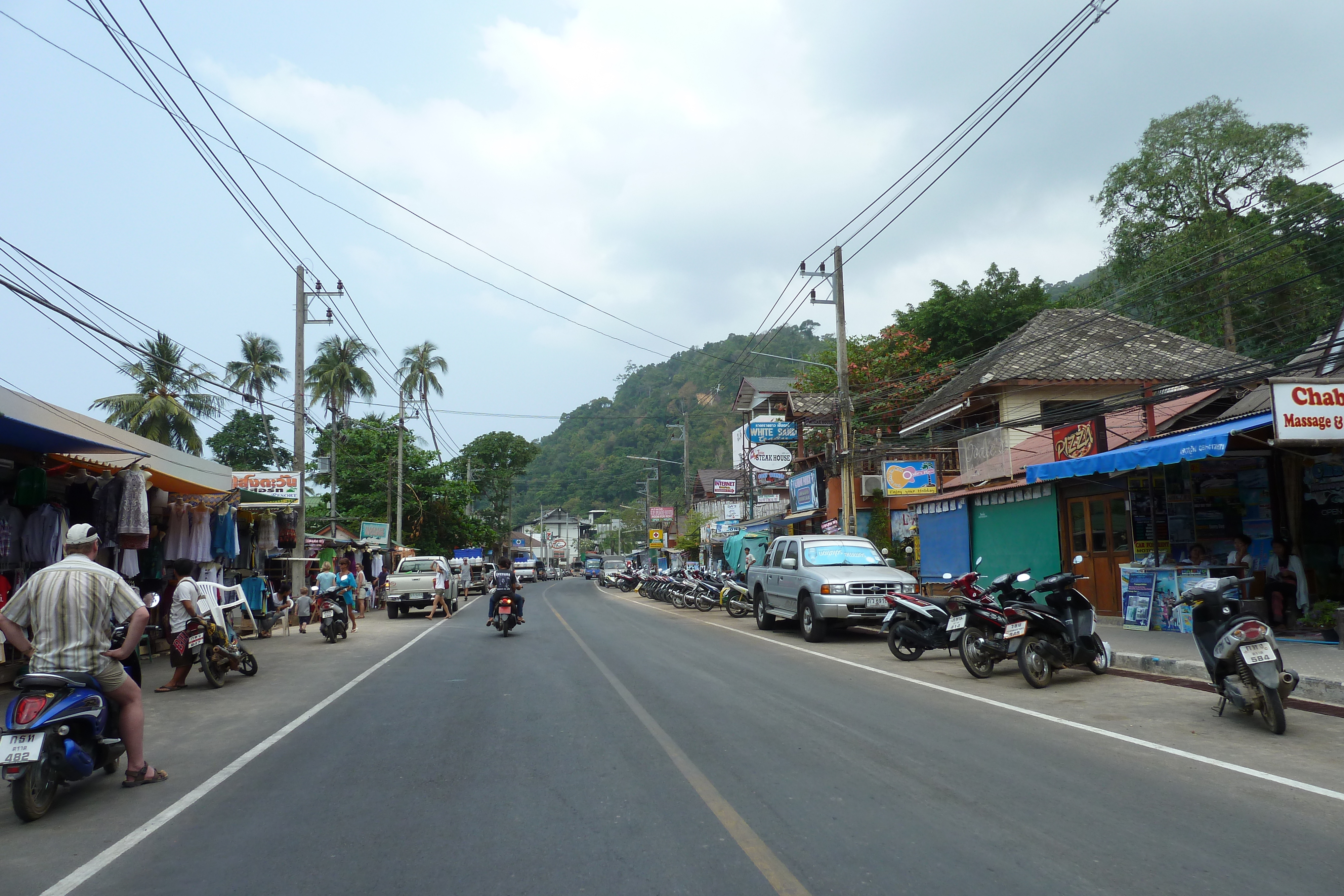 รูปถ่าย ไทย(Thailand) เกาะช้าง(Ko Chang) ถนนบนเกาะ(Island road) 2011-02 22