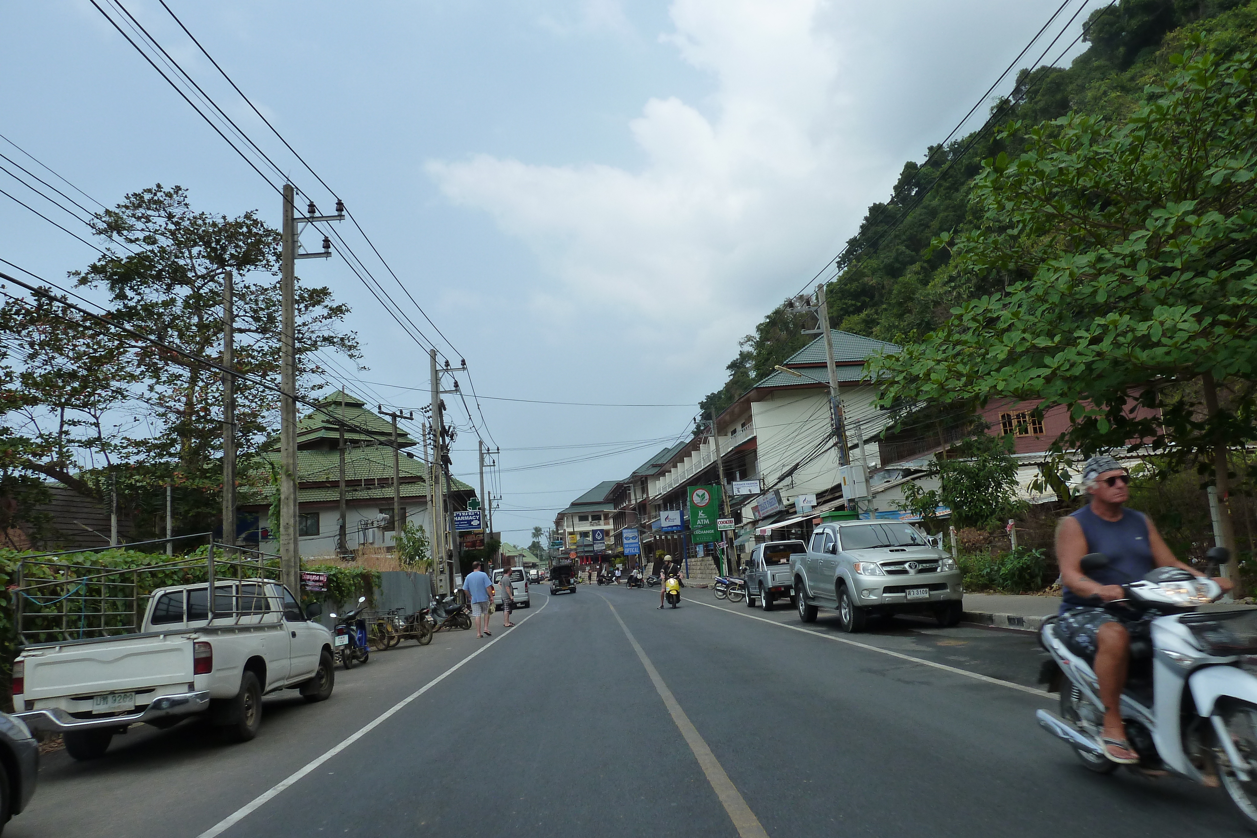 รูปถ่าย ไทย(Thailand) เกาะช้าง(Ko Chang) ถนนบนเกาะ(Island road) 2011-02 4