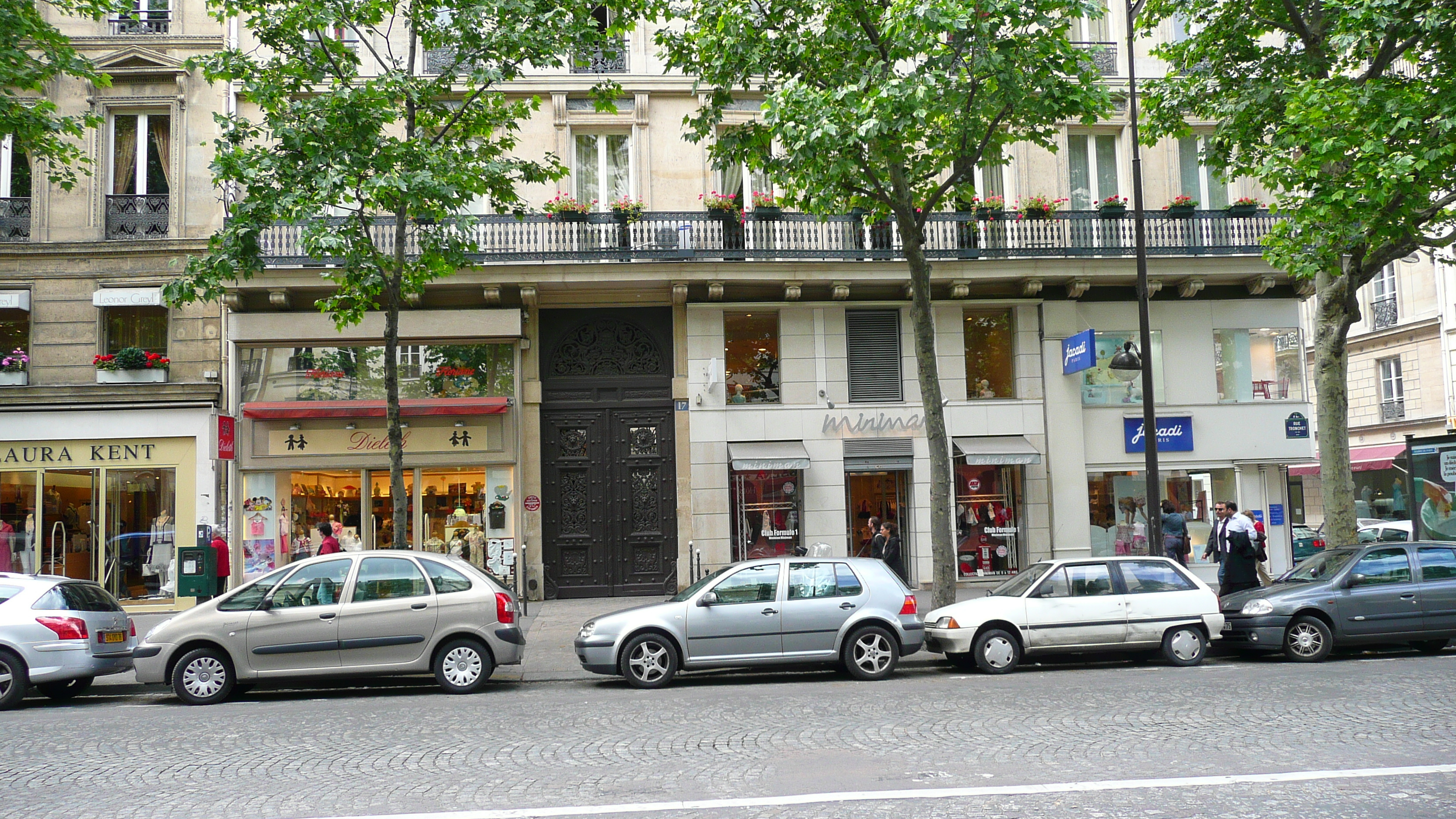 รูปถ่าย ฝรั่งเศส(France) ปารีส(Paris) คุ้มที่ 8(8th Arrondissement) ถนนทรงเช(Rue Tronchet) 2007-05 18