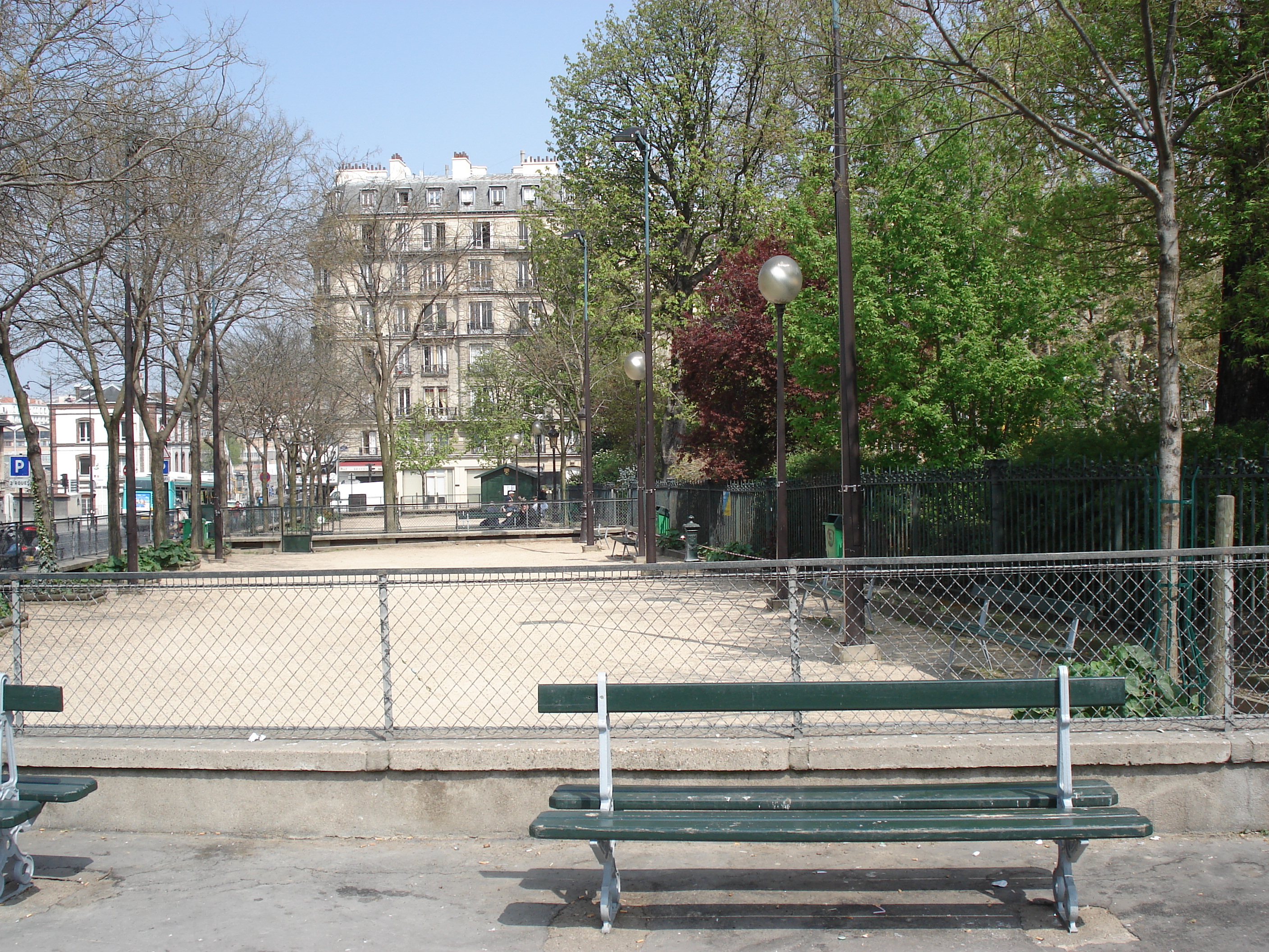 รูปถ่าย ฝรั่งเศส(France) ปารีส(Paris) สวนบาตีญอล(Square des Batignolles) 2006-04 1