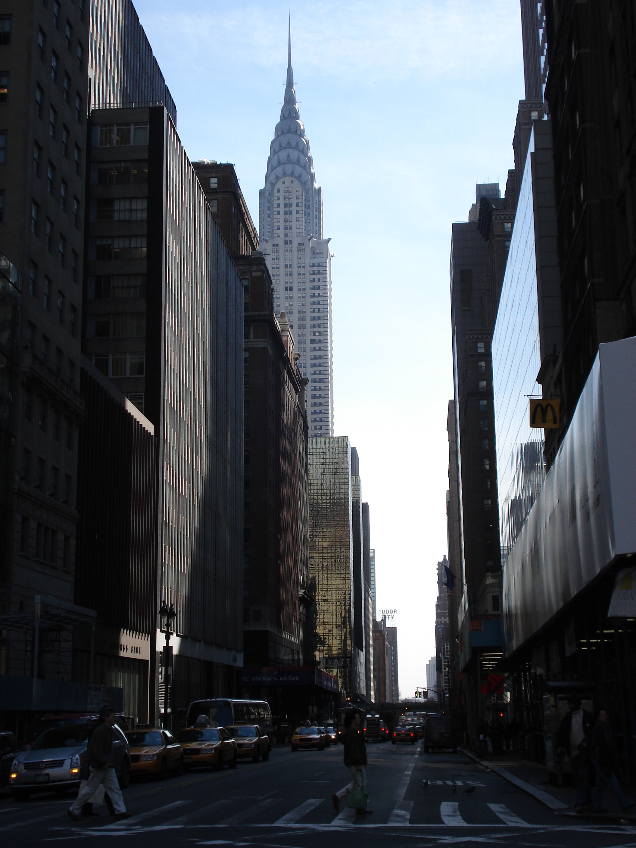 รูปถ่าย สหรัฐอเมริกา(United States) นิวยอร์ก(New York) ตามถนนฟิฟท์อเวนิว(down the 5th Avenue) 2006-03 12