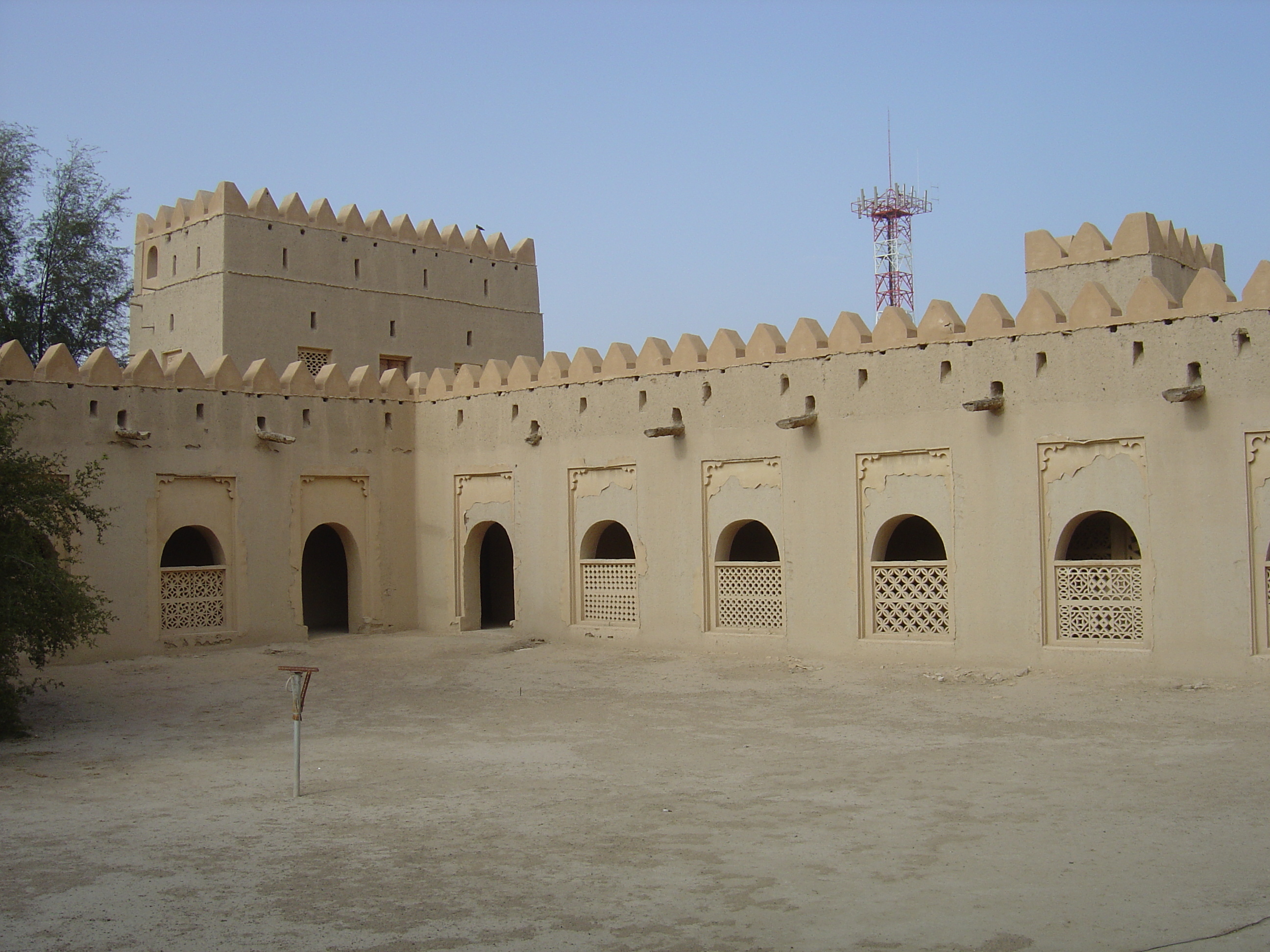 รูปถ่าย สหรัฐอาหรับเอมิเรตส์(United Arab Emirates) อาเลอิน(Al Ain) ป้อมจาลี(Jahli Fort) 2005-03 9