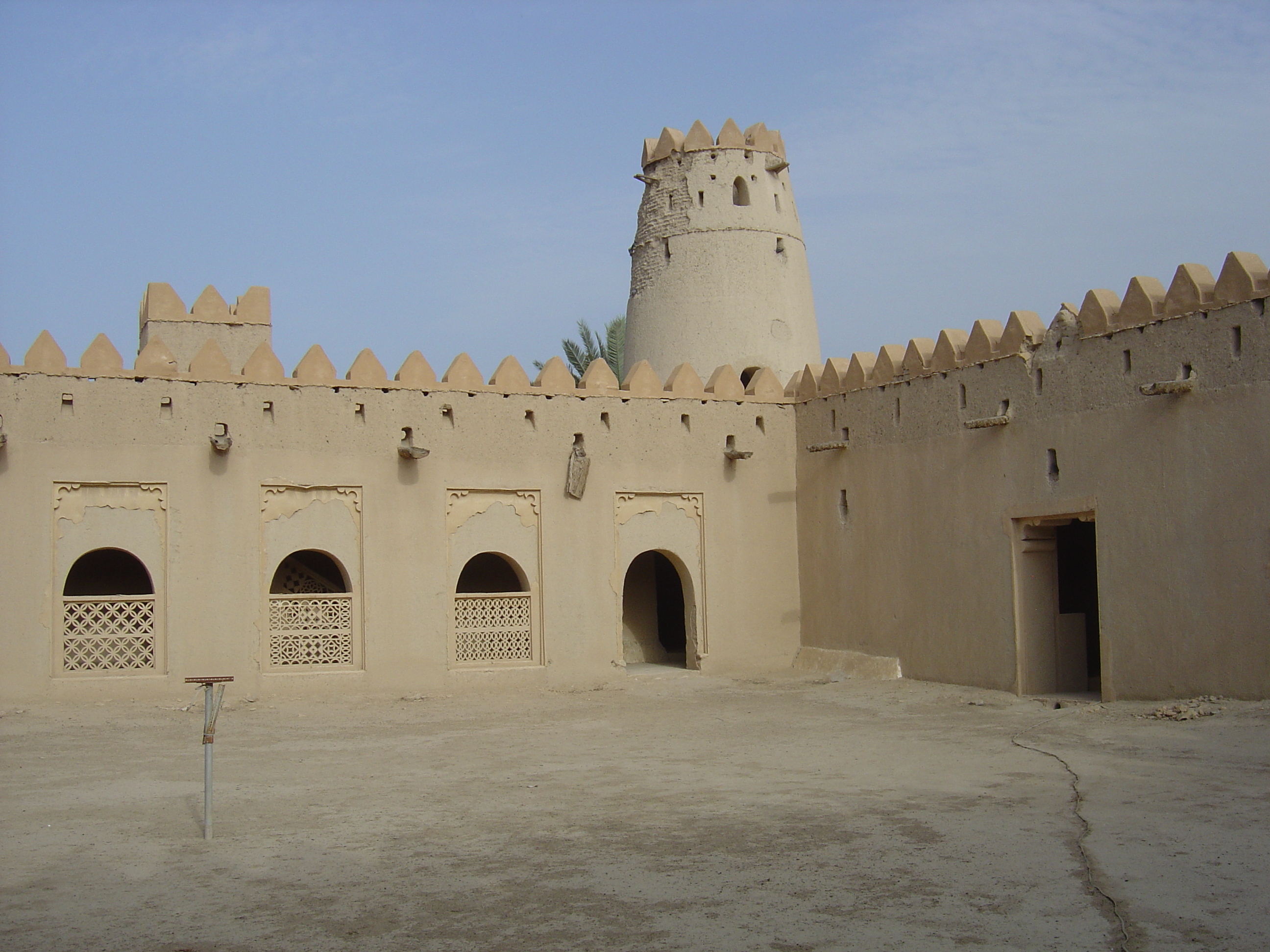 รูปถ่าย สหรัฐอาหรับเอมิเรตส์(United Arab Emirates) อาเลอิน(Al Ain) ป้อมจาลี(Jahli Fort) 2005-03 11