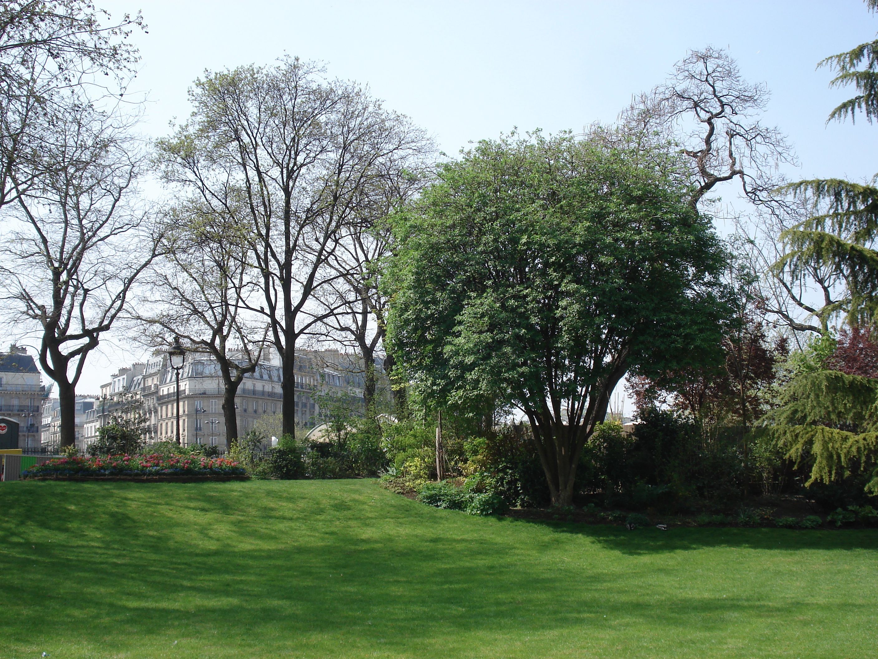 รูปถ่าย ฝรั่งเศส(France) ปารีส(Paris) สวนบาตีญอล(Square des Batignolles) 2006-04 5
