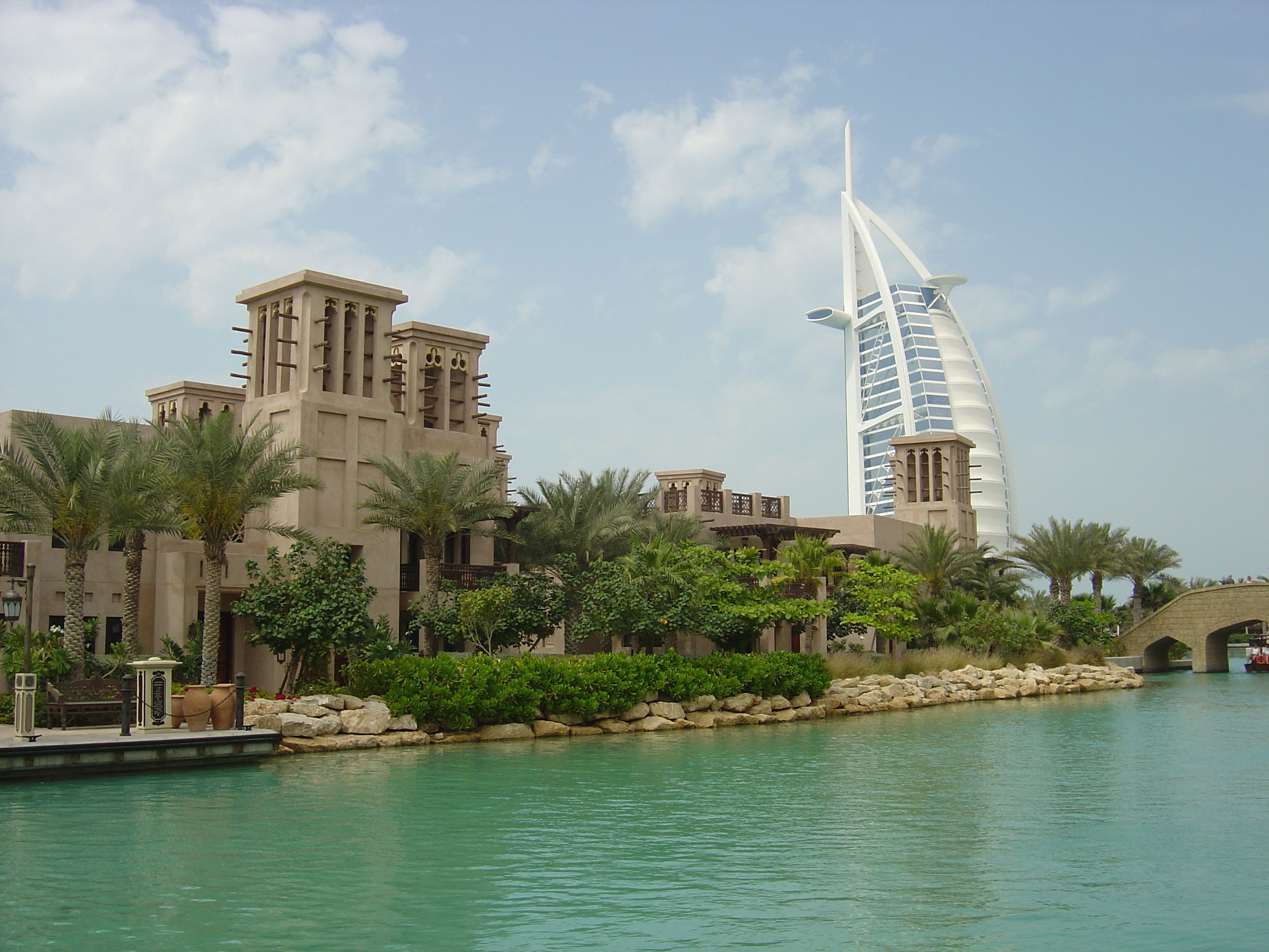 รูปถ่าย สหรัฐอาหรับเอมิเรตส์(United Arab Emirates) ดูไบ(Dubai) มะดีนัตจุมัยเราะห์(Medina Jumeirah) 2005-03 25
