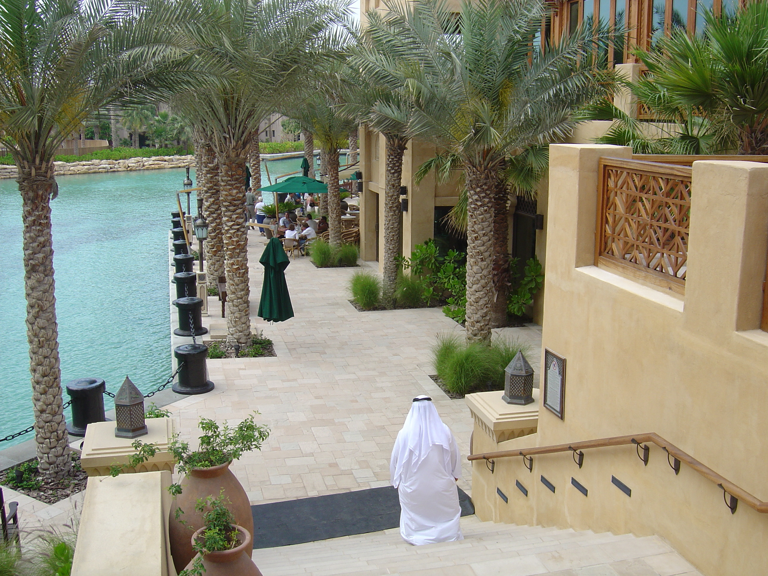รูปถ่าย สหรัฐอาหรับเอมิเรตส์(United Arab Emirates) ดูไบ(Dubai) มะดีนัตจุมัยเราะห์(Medina Jumeirah) 2005-03 24