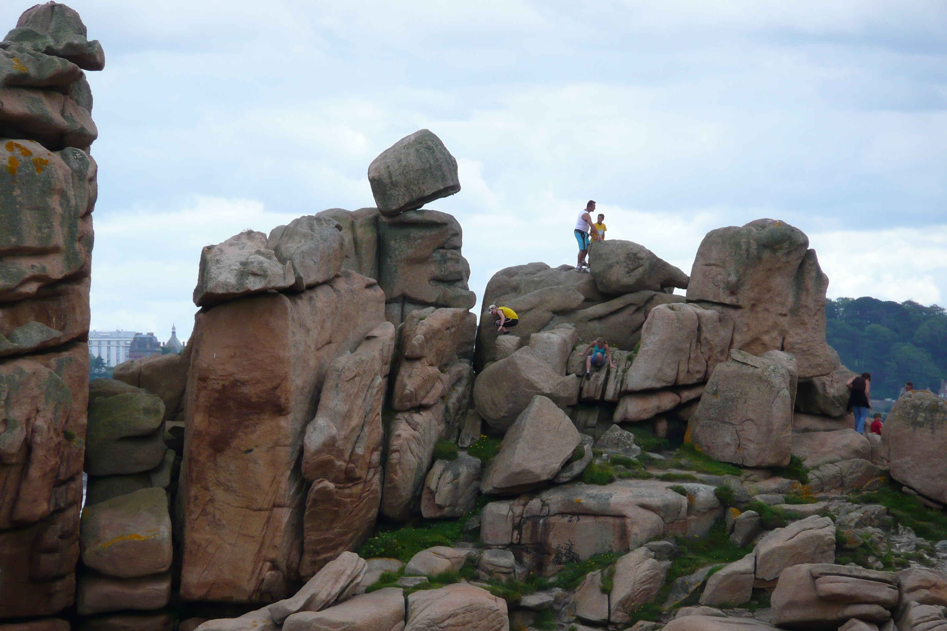 รูปถ่าย ฝรั่งเศส(France) แปร์รอส-กีแรก(Perros Guirec) หิน  แกรนิตชมพู (Cote de granite rose) 2007-08 2