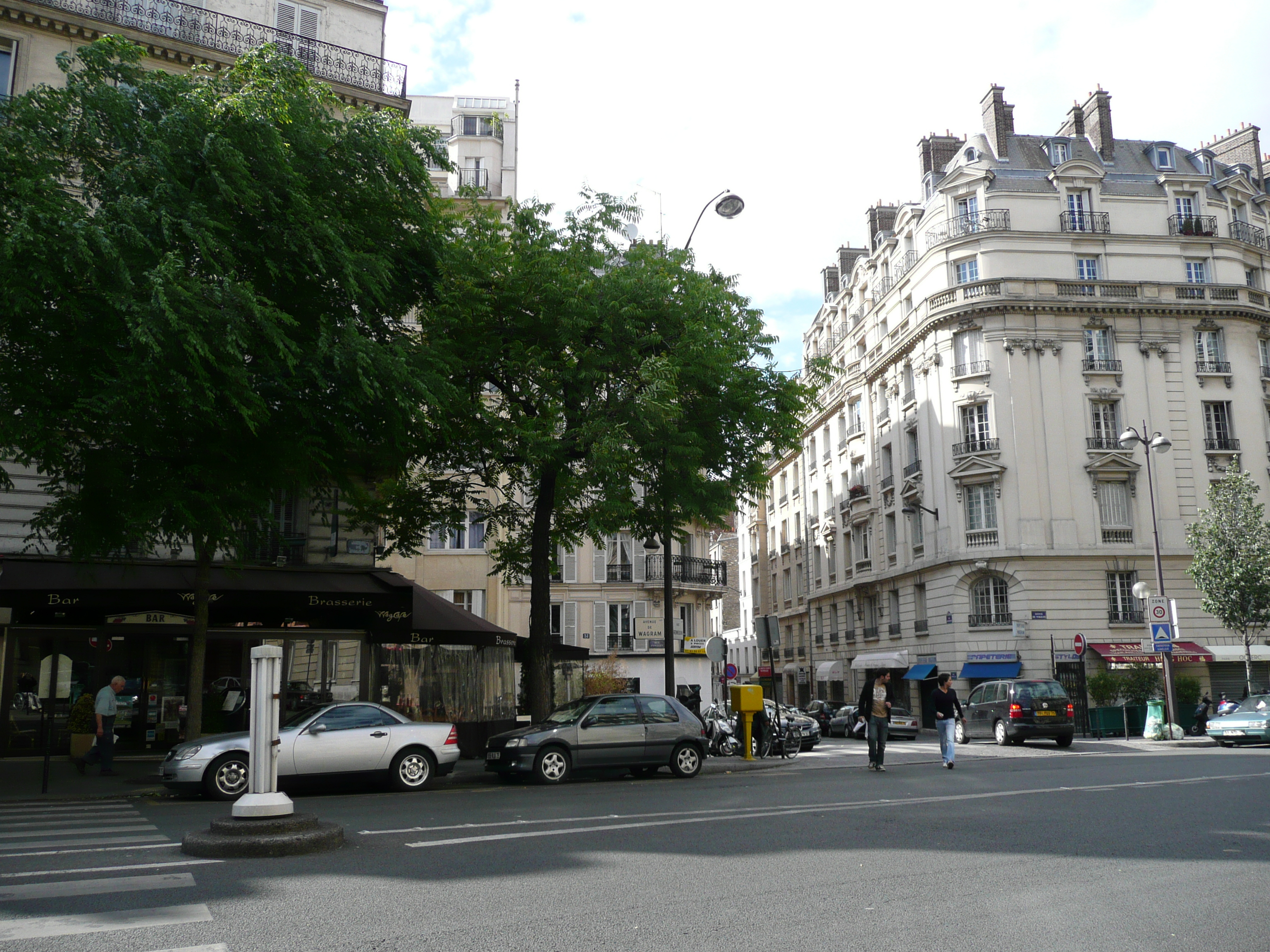 รูปถ่าย ฝรั่งเศส(France) ปารีส(Paris) คุ้มที่ 17 (17th Arrondissement) ถนนวากราม(Avenue de Wagram) 2007-05 19