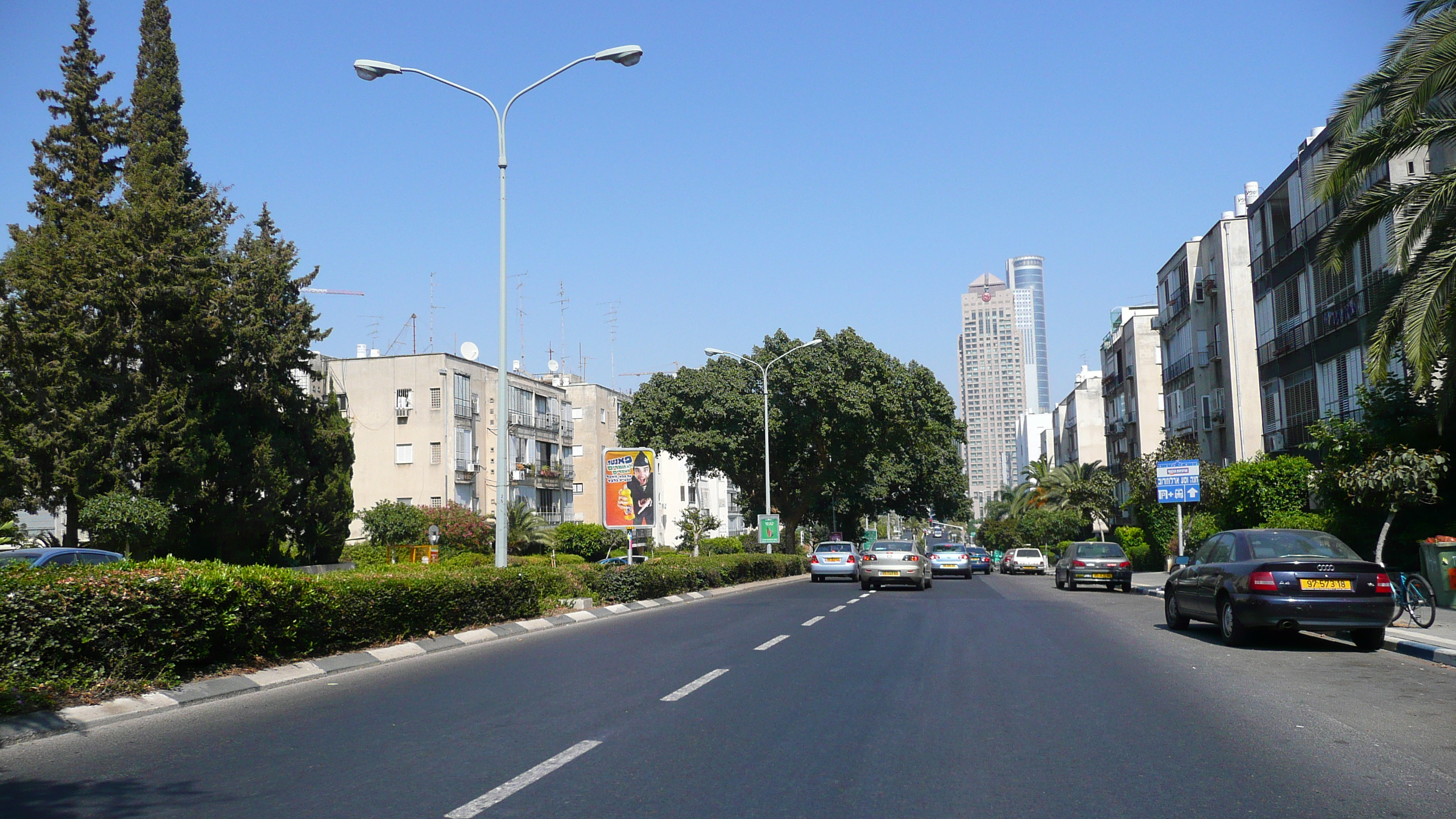 รูปถ่าย อิสราเอล(Israel) เทลอาวีฟ(Tel Aviv) ถนนจาบอตินสกี(Jabotinsky Street) 2007-06 13