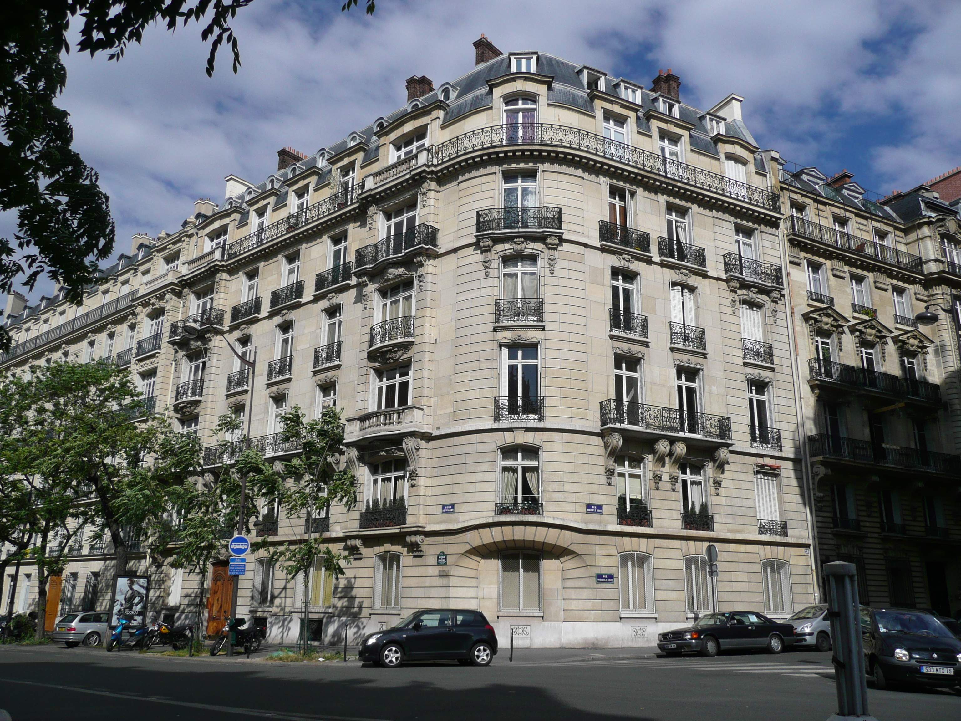 รูปถ่าย ฝรั่งเศส(France) ปารีส(Paris) คุ้มที่ 17 (17th Arrondissement) ถนนวากราม(Avenue de Wagram) 2007-05 31