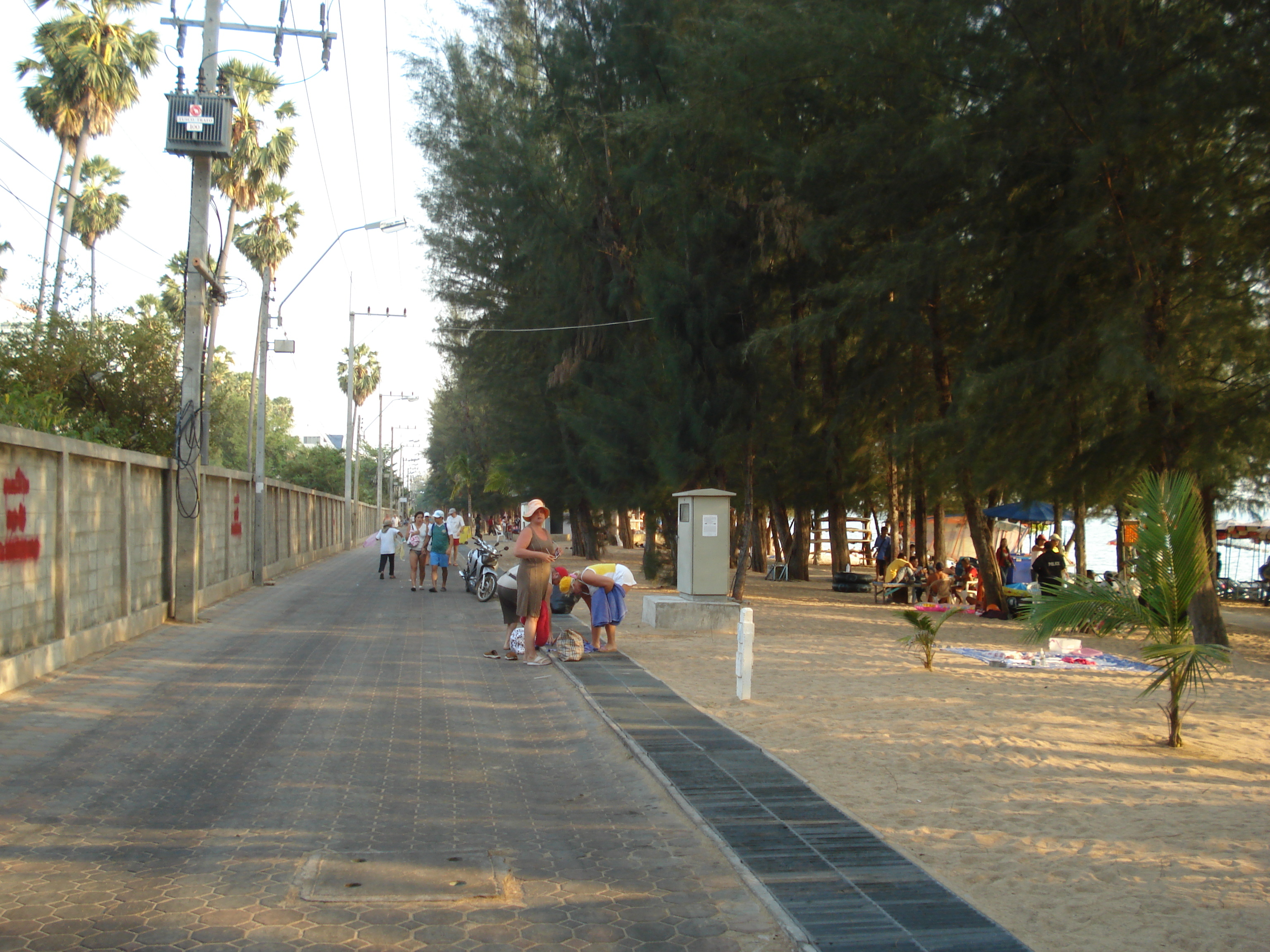 รูปถ่าย ไทย(Thailand) พัทยา(Pattaya) หาดดงตาล(Dongtan beach) 2008-01 34