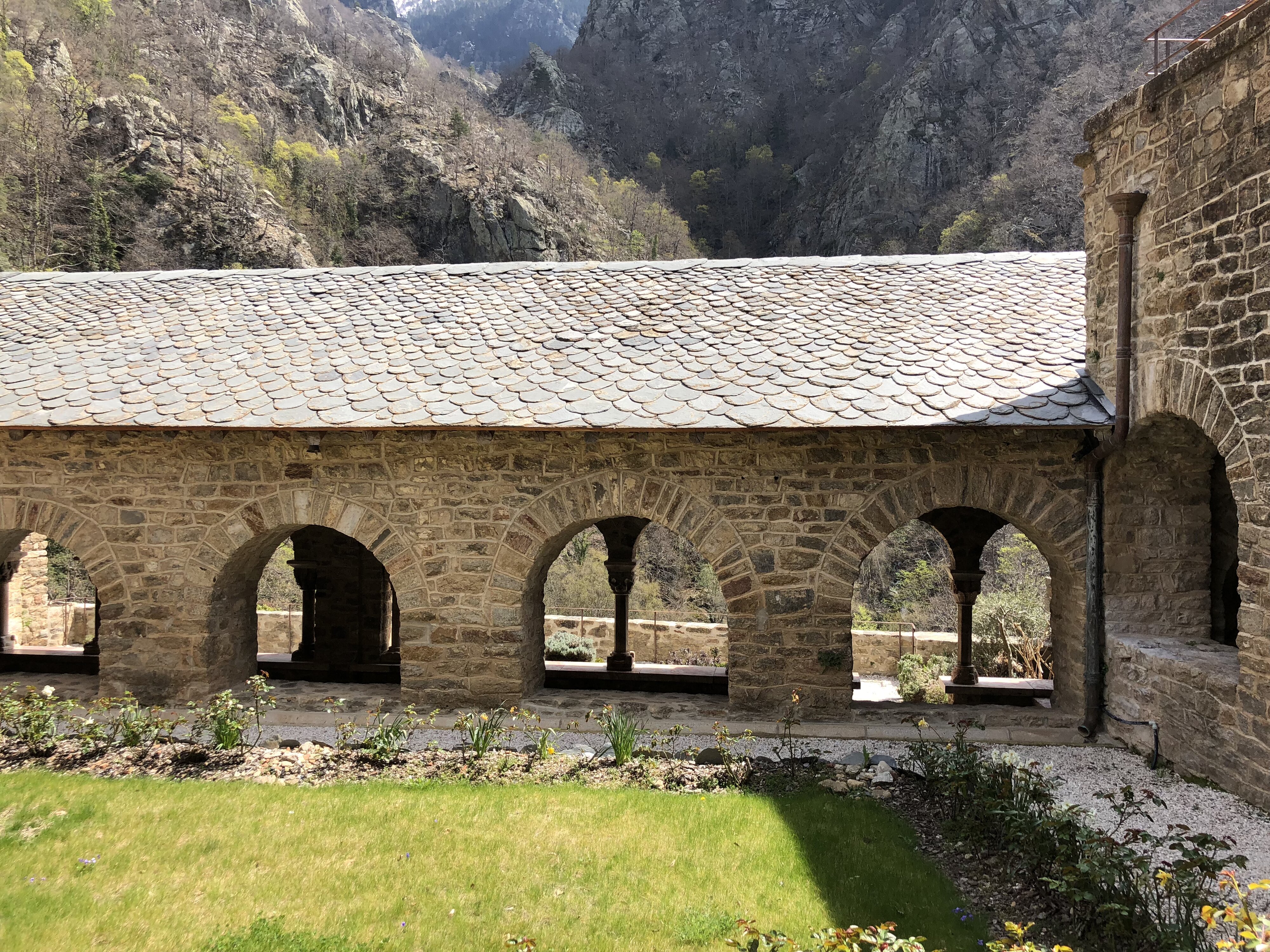 รูปถ่าย ฝรั่งเศส(France) แอบบีแซ็งมาร์แต็งดูกานีกู(Abbaye Saint Martin du Canigou) 2018-04 11