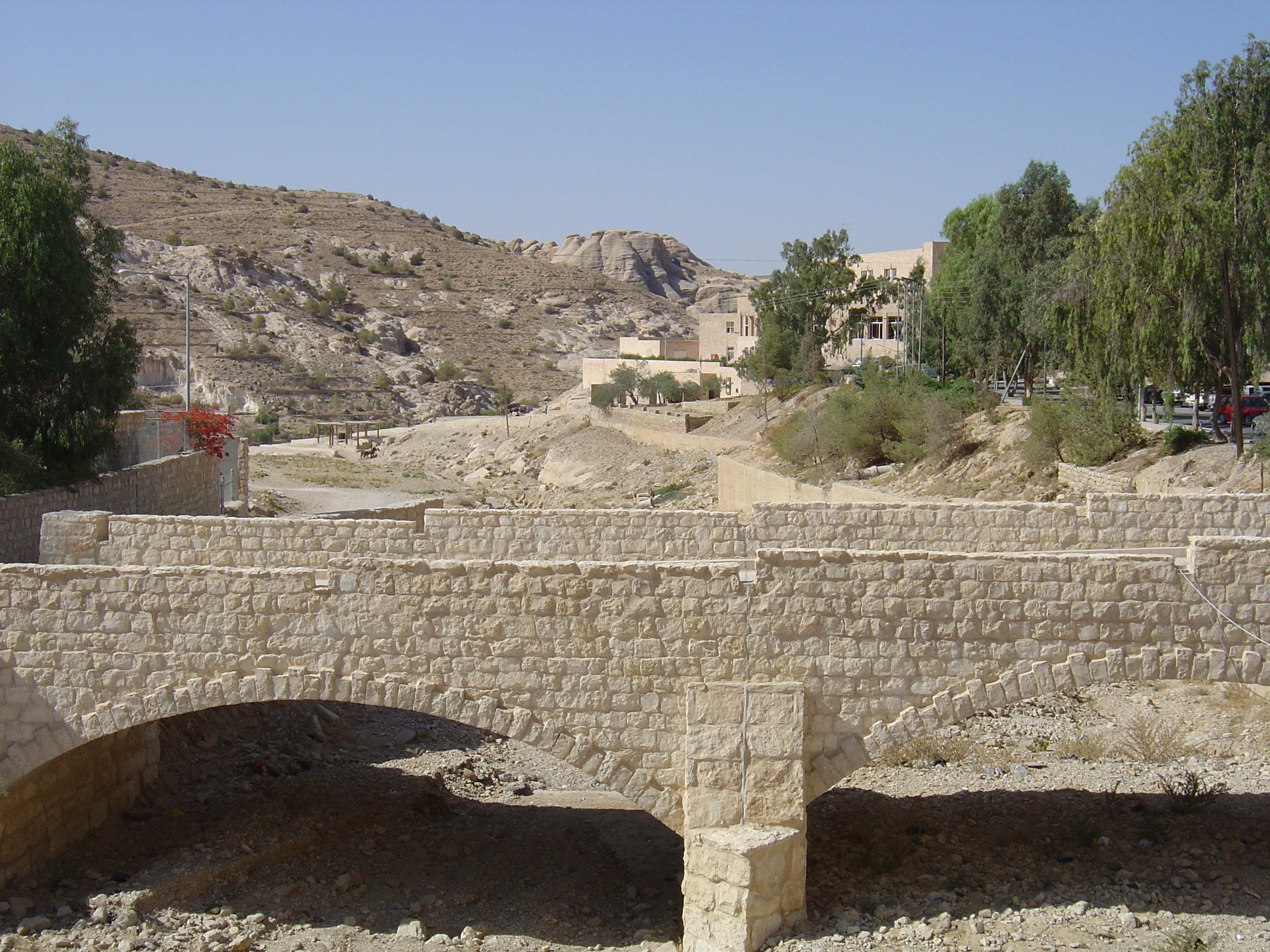 รูปถ่าย จอร์แดน(Jordan) เปตร้า(Petra) โรงแรมเมอเวนพิค(Movenpick Hotel) 2004-10 22