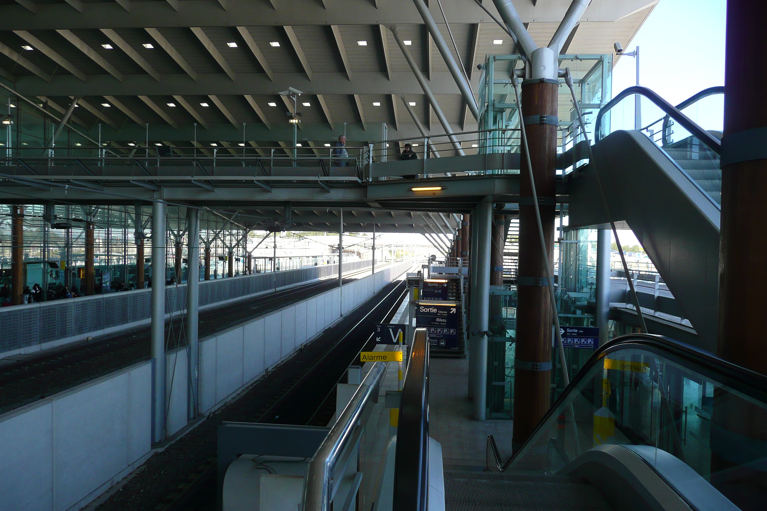 รูปถ่าย ฝรั่งเศส(France) แอ็กซ์-อ็อง-โพรว็องส์(Aix en Provence) สถานีรถไฟ TGV(TGV Train Station) 2008-04 7