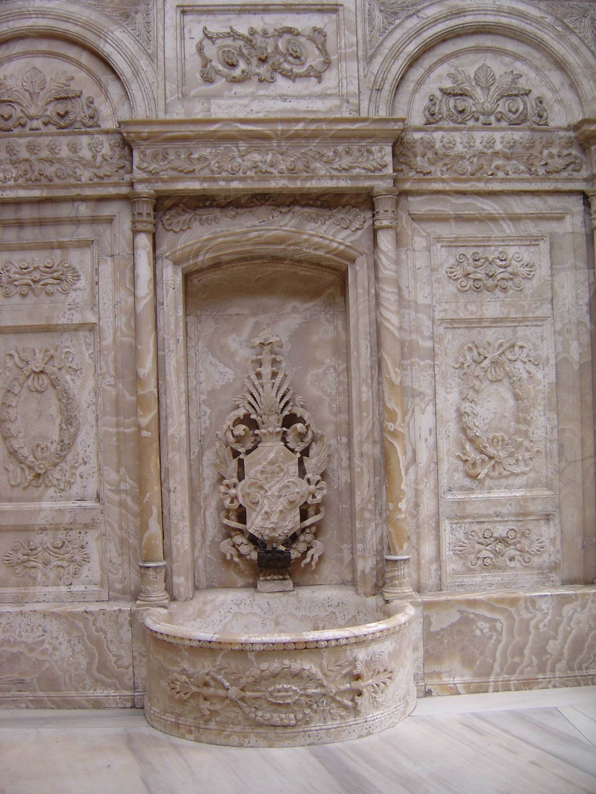 รูปถ่าย ตุรกี(Turkey) อิสตันบูล(Istanbul) พระราชวังโดลมาบาห์เช(Dolmabahce Palace) 2004-12 54