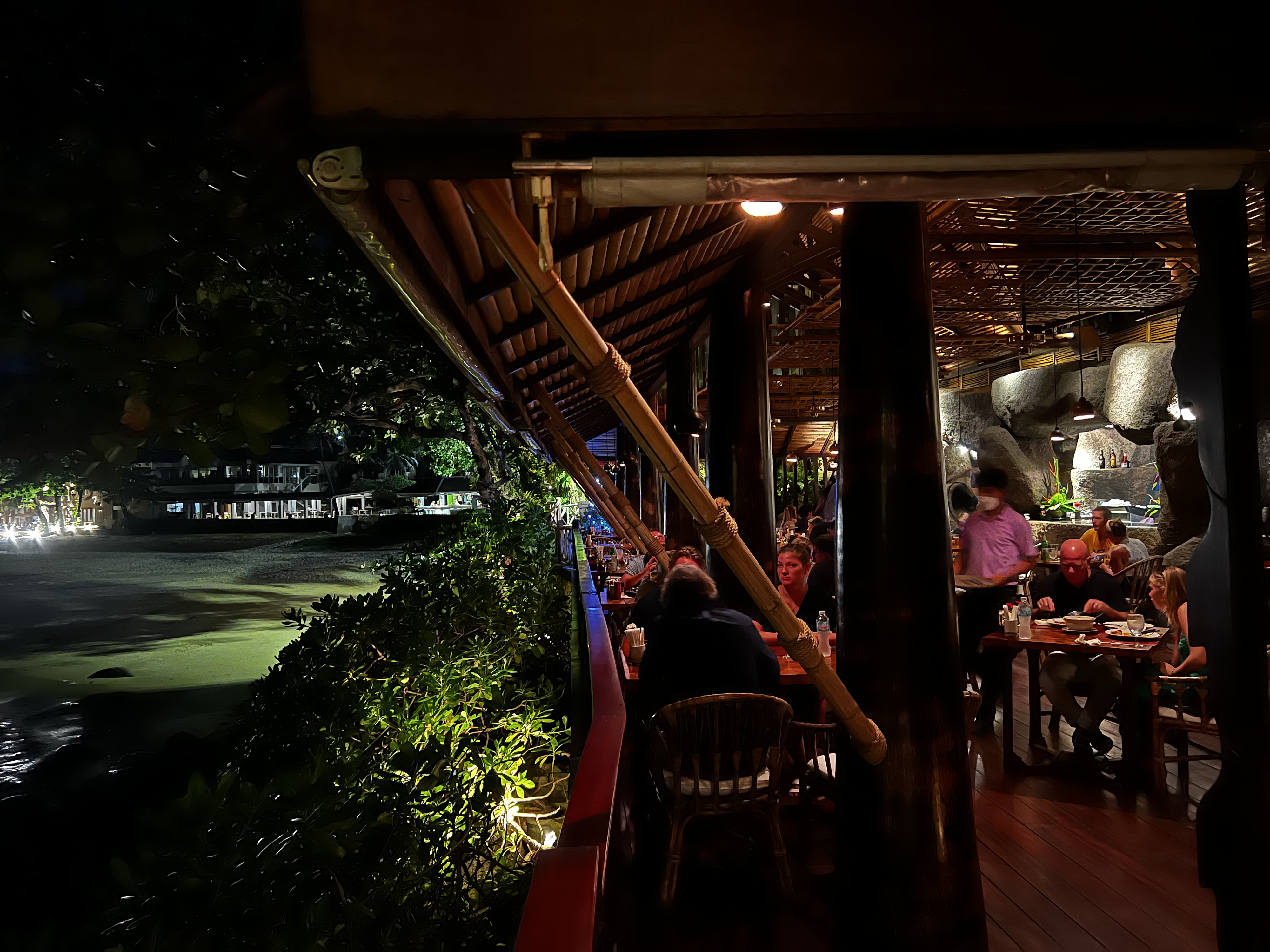 รูปถ่าย ไทย(Thailand) ภูเก็ต(Phuket) หาดกะรน(Karon Beach) ร้านอาหารออนเดอะร็อก(On the rock Restaurant) 2021-12 42