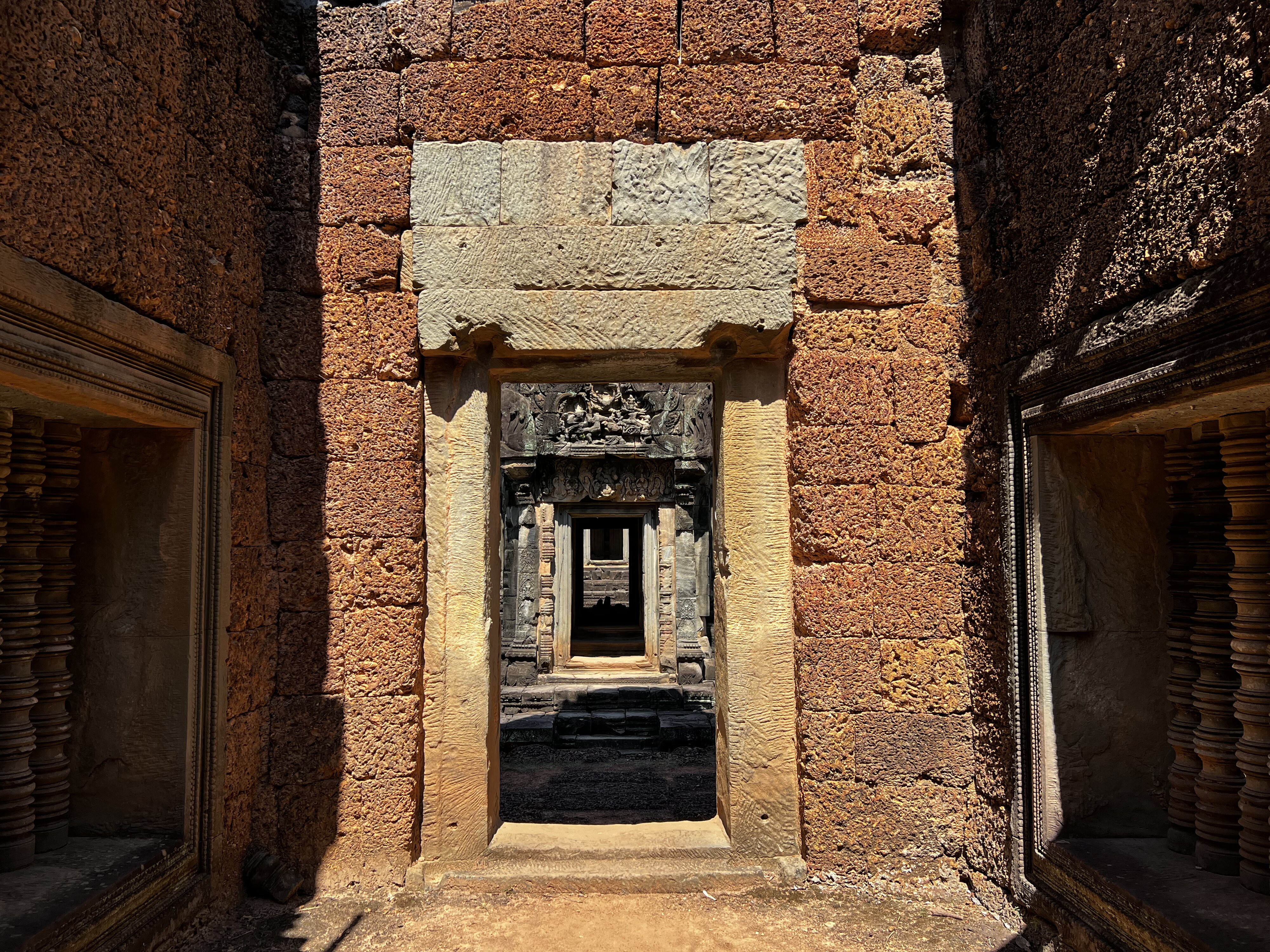 รูปถ่าย กัมพูชา(Cambodia) เสียมราฐ(Siem Reap) ปราสาทบันทายสำเหร่(Banteay Samre) 2023-01 23