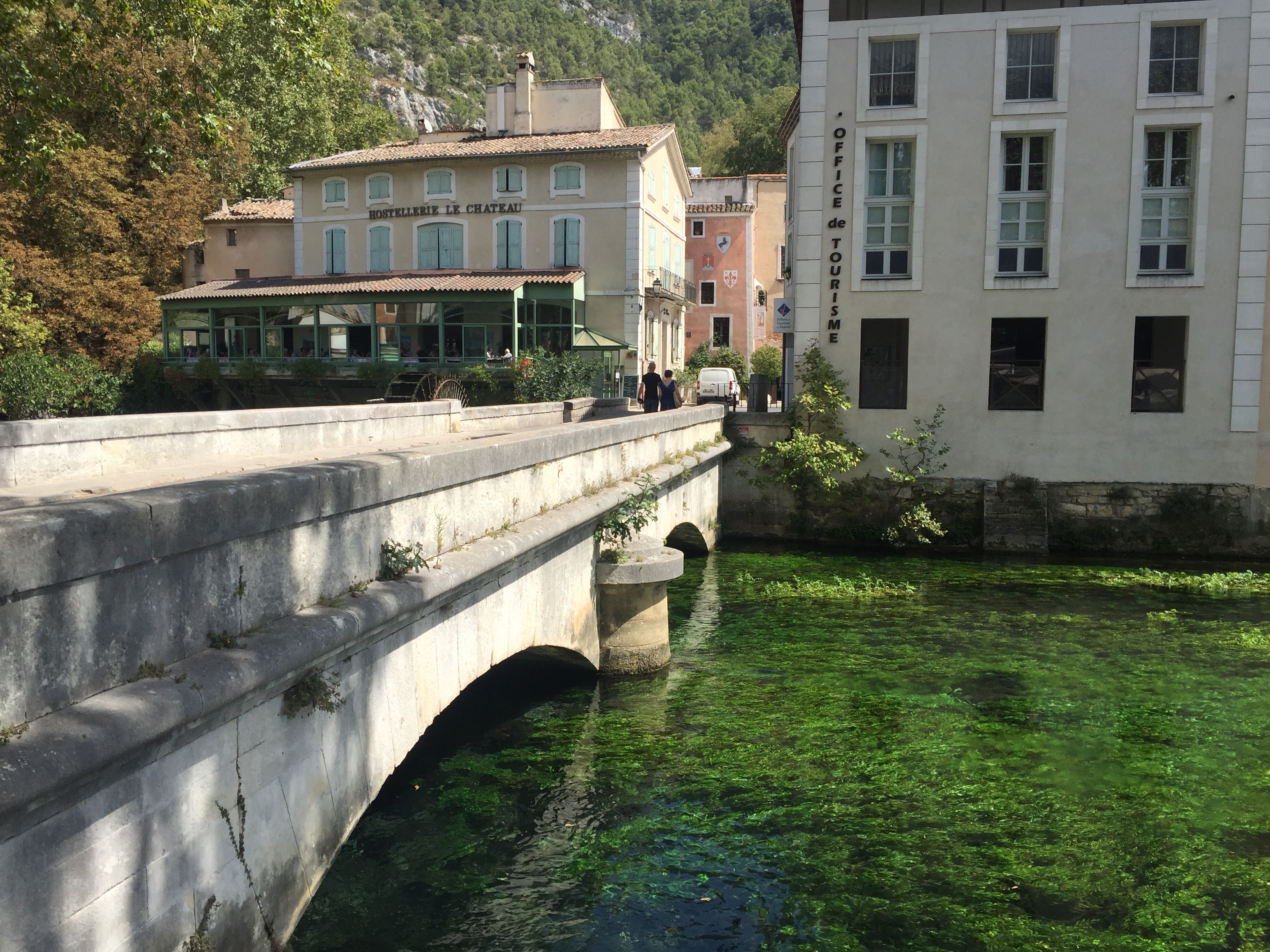 รูปถ่าย ฝรั่งเศส(France) ฟงแตน-เดอ-โวกลูซ(Fontaine-de-Vaucluse) 2017-08 27
