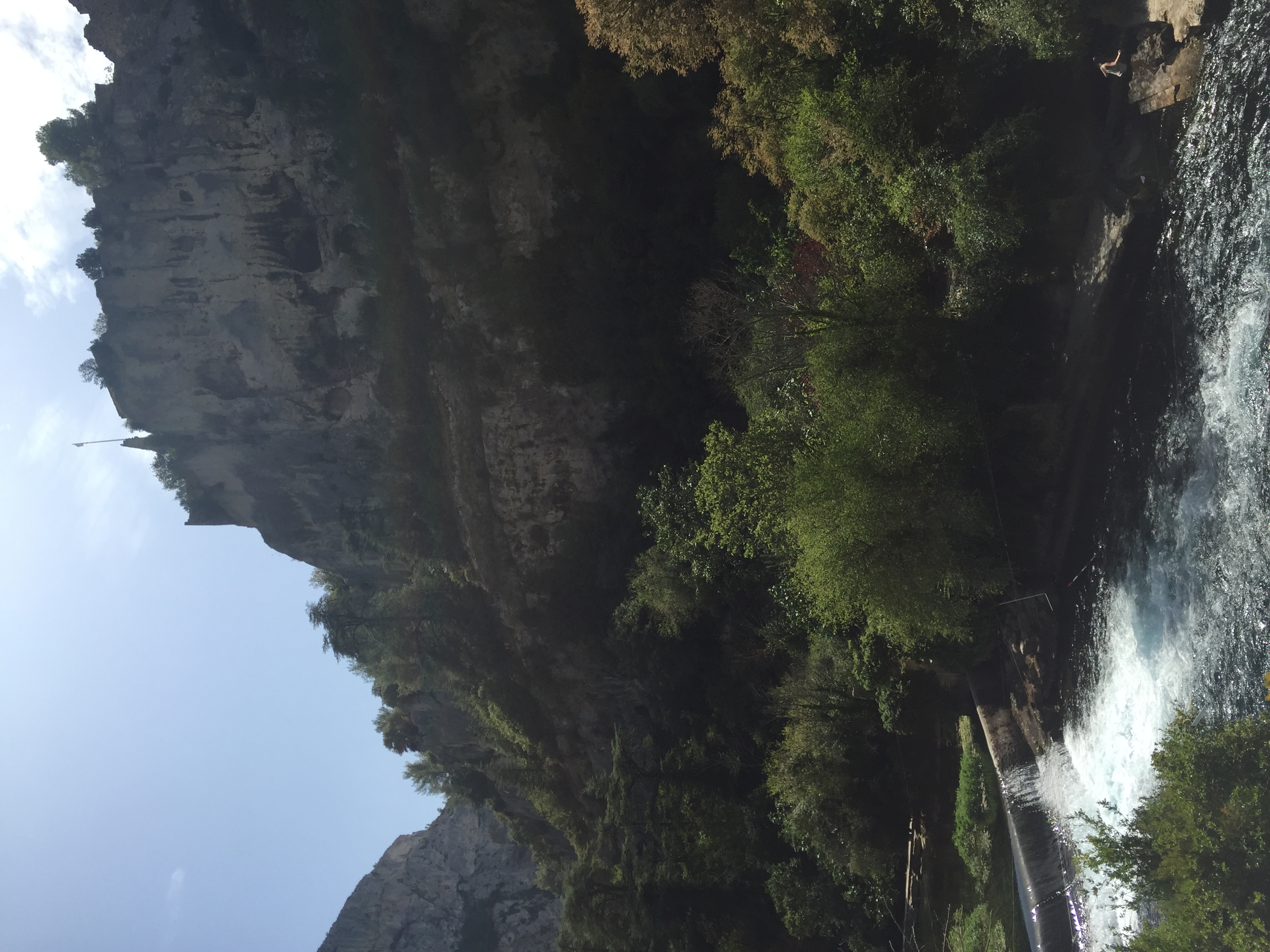 รูปถ่าย ฝรั่งเศส(France) ฟงแตน-เดอ-โวกลูซ(Fontaine-de-Vaucluse) 2017-08 29