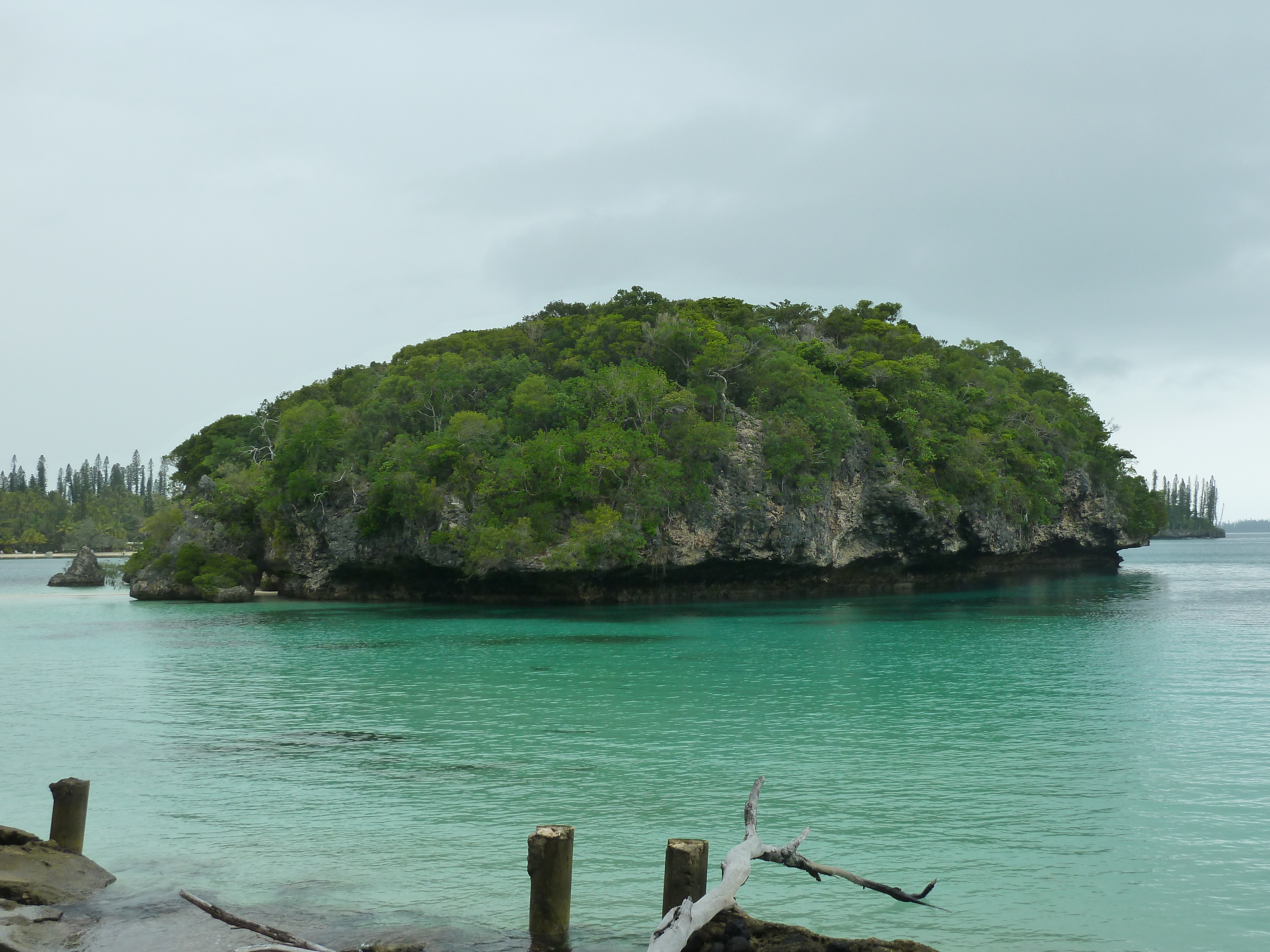 รูปถ่าย นิวแคลิโดเนีย(New Caledonia) เกาะต้นสน(Ile des pins) หาดคูโต(Kuto Beach) 2010-05 26