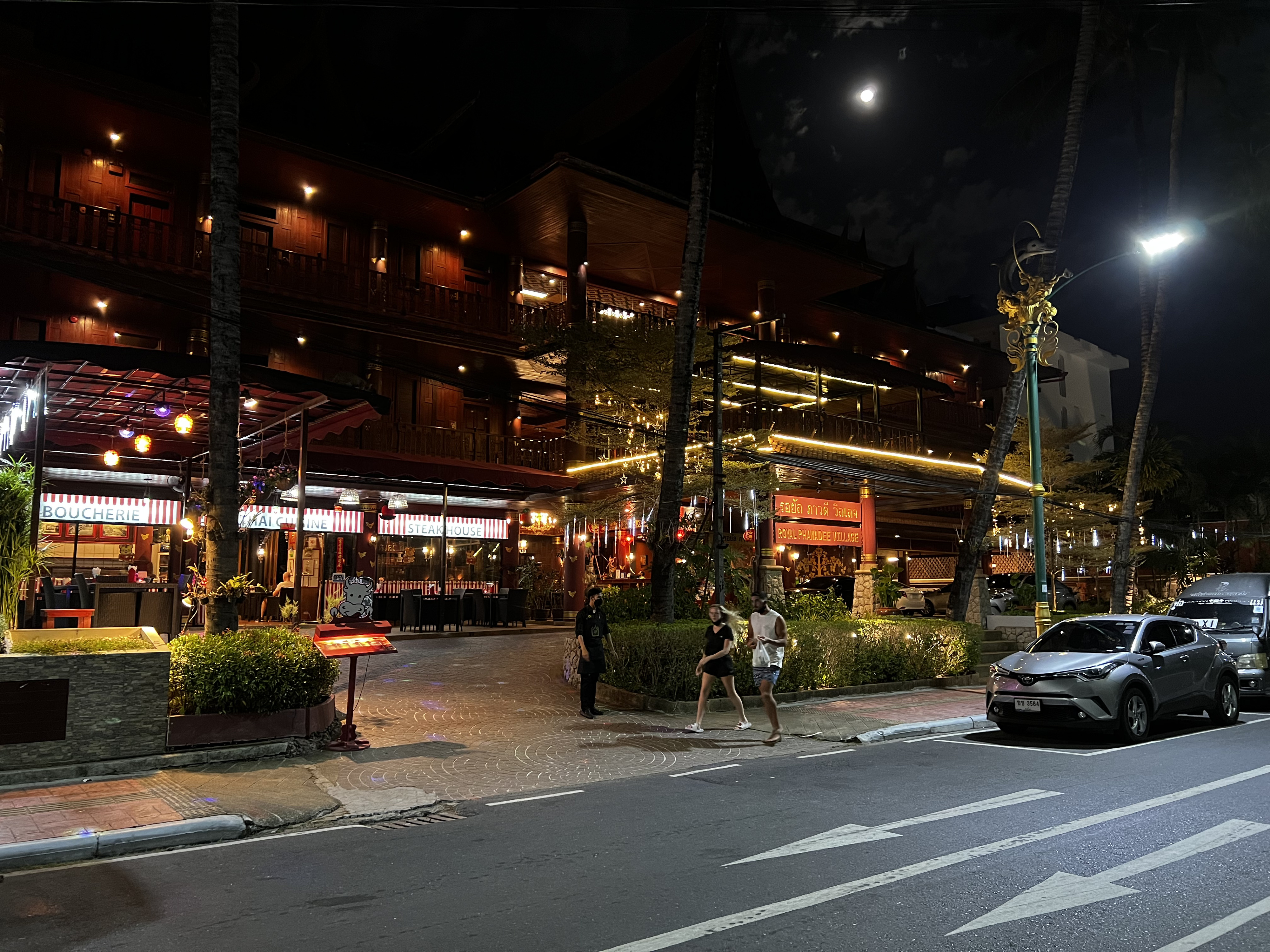 รูปถ่าย ไทย(Thailand) ภูเก็ต(Phuket) ป่าตอง(Patong) 2021-12 20