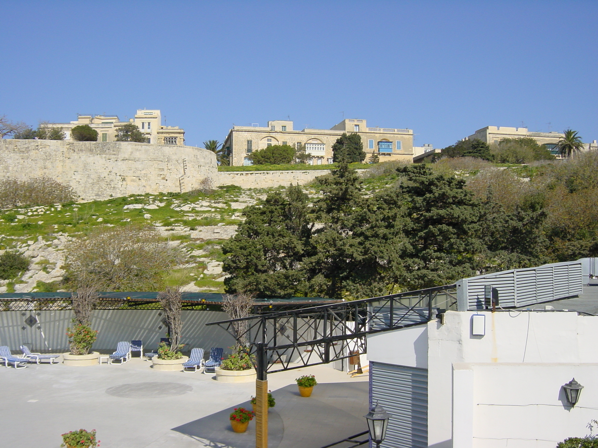 รูปถ่าย มอลตา(Malta) โรงแรมเลอเมอริเดียน ฟีนิเชีย(Le Meridien Phoenicia Hotel) 2003-03 15