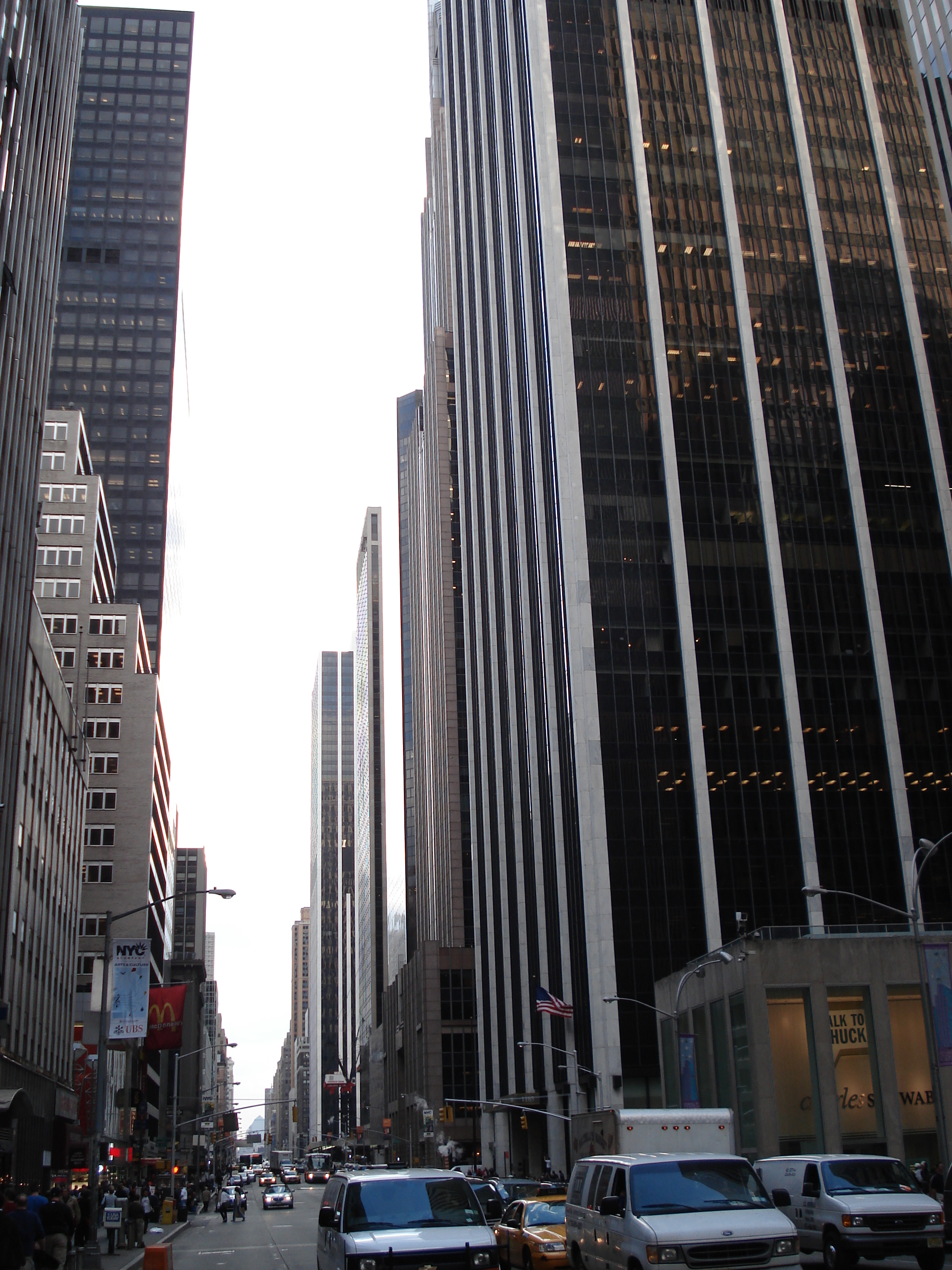 รูปถ่าย สหรัฐอเมริกา(United States) นิวยอร์ก(New York) ถนนสายที่ 48(48th Street) 2006-03 0
