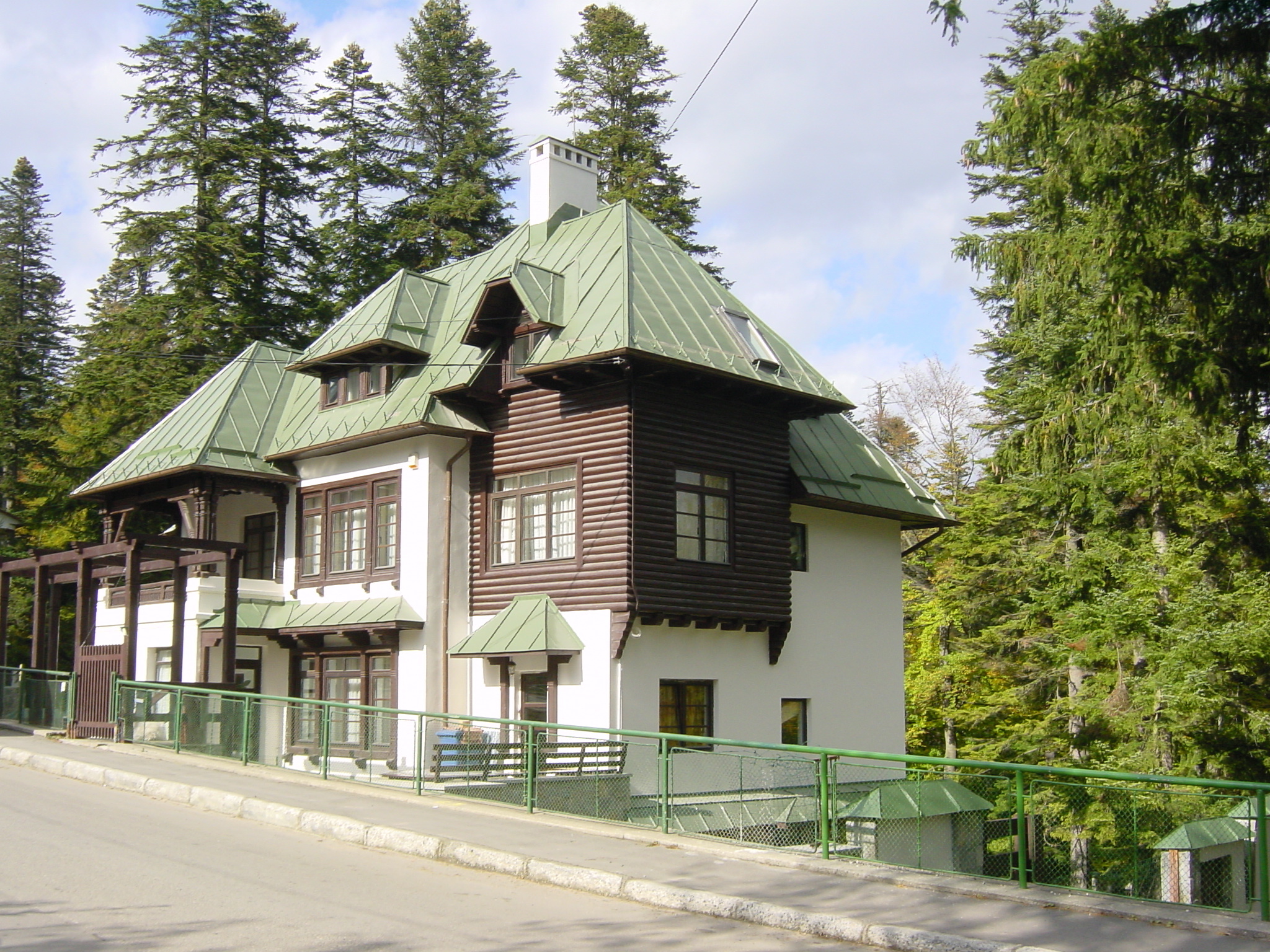รูปถ่าย โรมาเนีย(Romania) สินายา(Sinaia) 2003-10 74