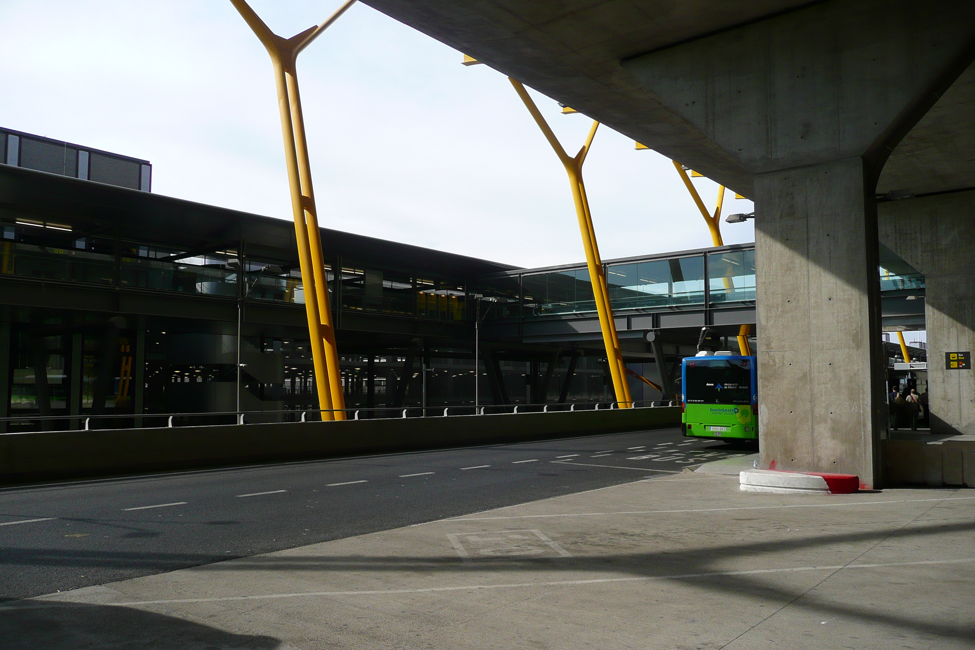 รูปถ่าย สเปน(Spain) มาดริค(Madrid) ท่าอากาศยานบาราคัส(Barajas Airport) 2007-09 27