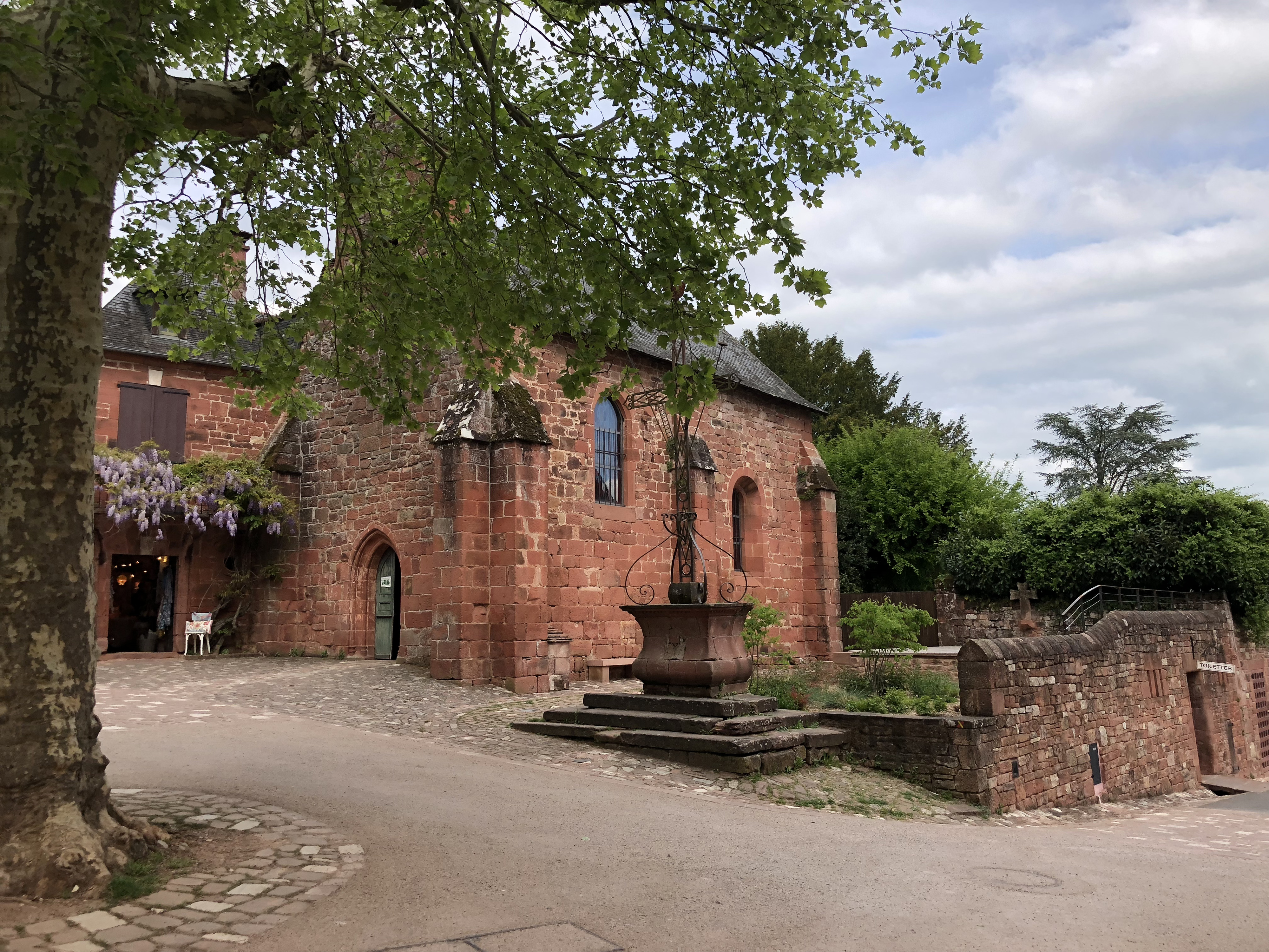 รูปถ่าย ฝรั่งเศส(France) กอลงฌ์-ลา-รูฌ(Collonges la Rouge) 2018-04 74