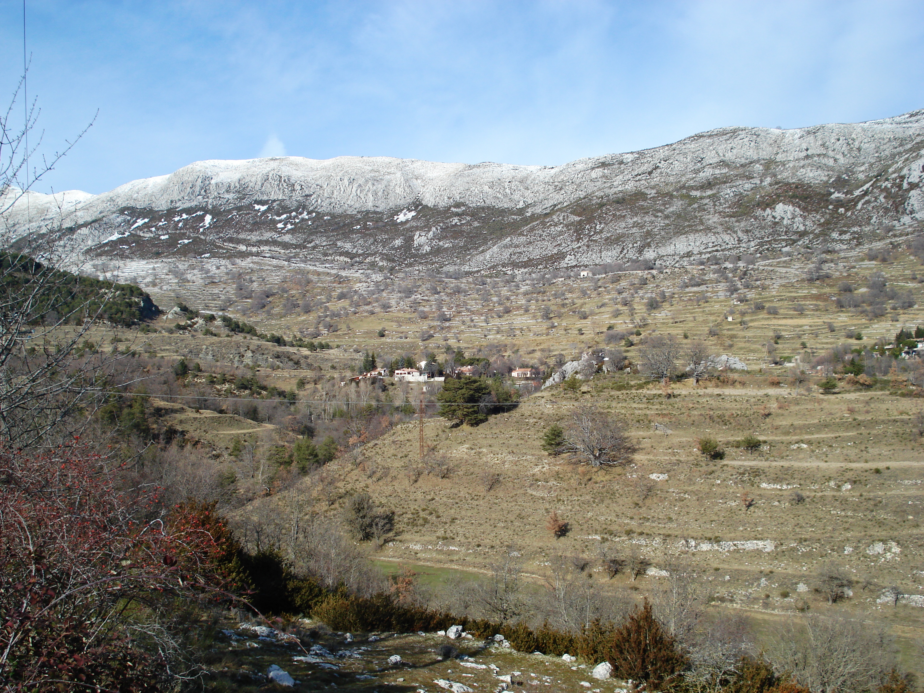 รูปถ่าย ฝรั่งเศส(France) ถนนจากกูร์เซกูลไปเกรโอลีแยร์-เล-เนจ(Coursegoule to Greolieres les neiges road) 2007-01 61
