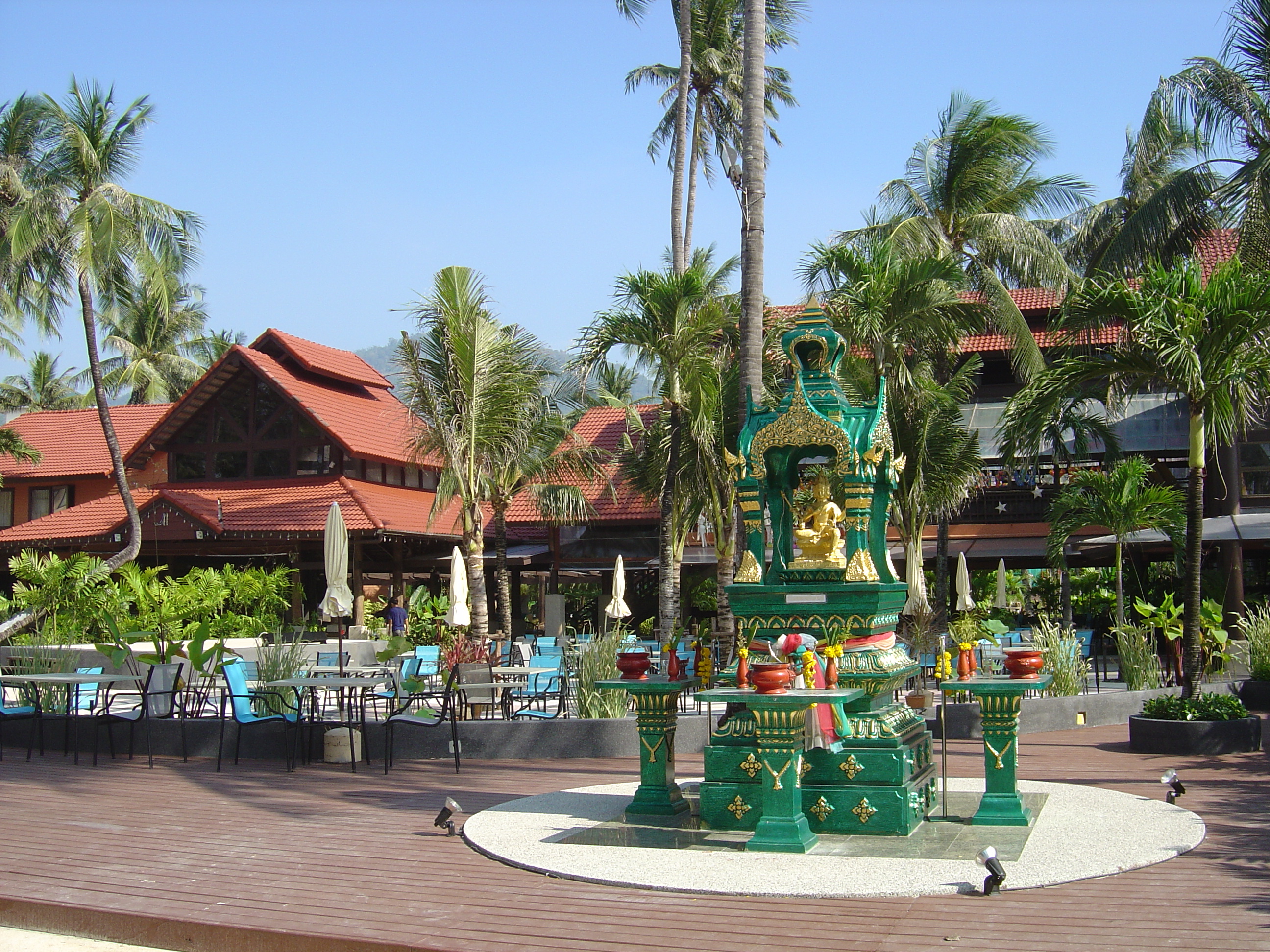 รูปถ่าย ไทย(Thailand) ภูเก็ต(Phuket) ป่าตอง(Patong) ถนนเลียบชายหาด(Beach Road) 2005-12 17