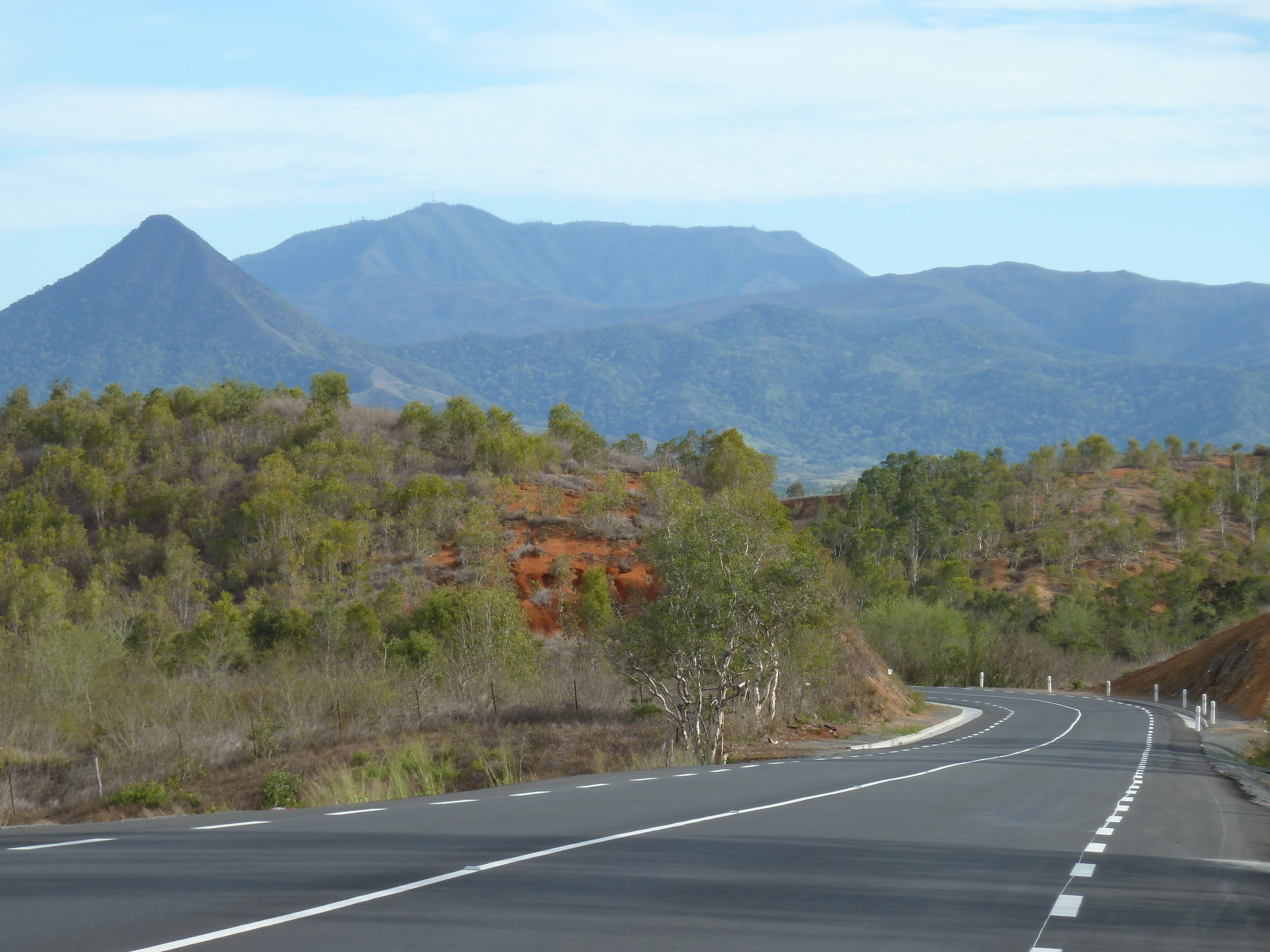 รูปถ่าย นิวแคลิโดเนีย(New Caledonia) ถนนจากตงตูตาไปทีโอ(Tontouta to Thio road) 2010-05 49